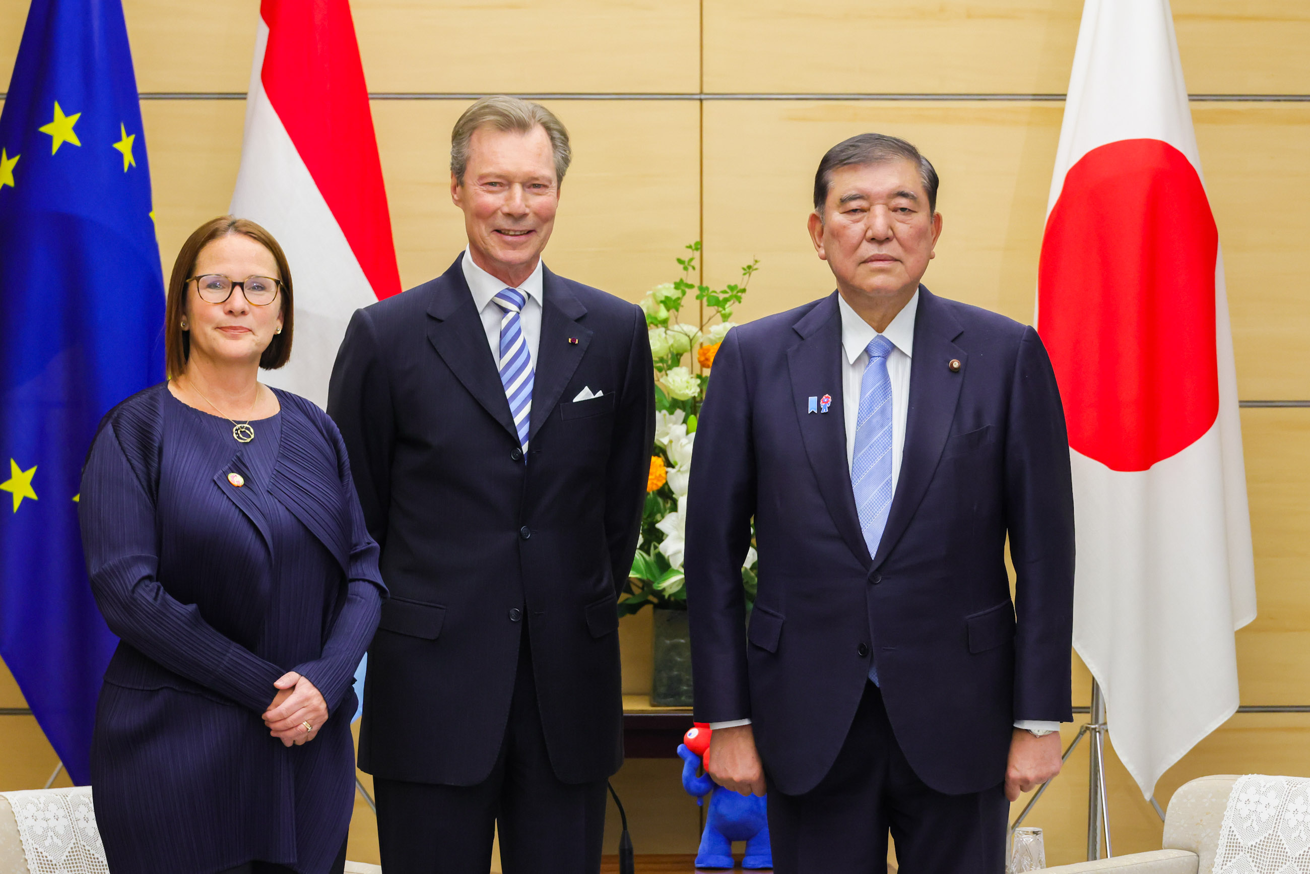 与卢森堡大公殿下亨利举行会谈