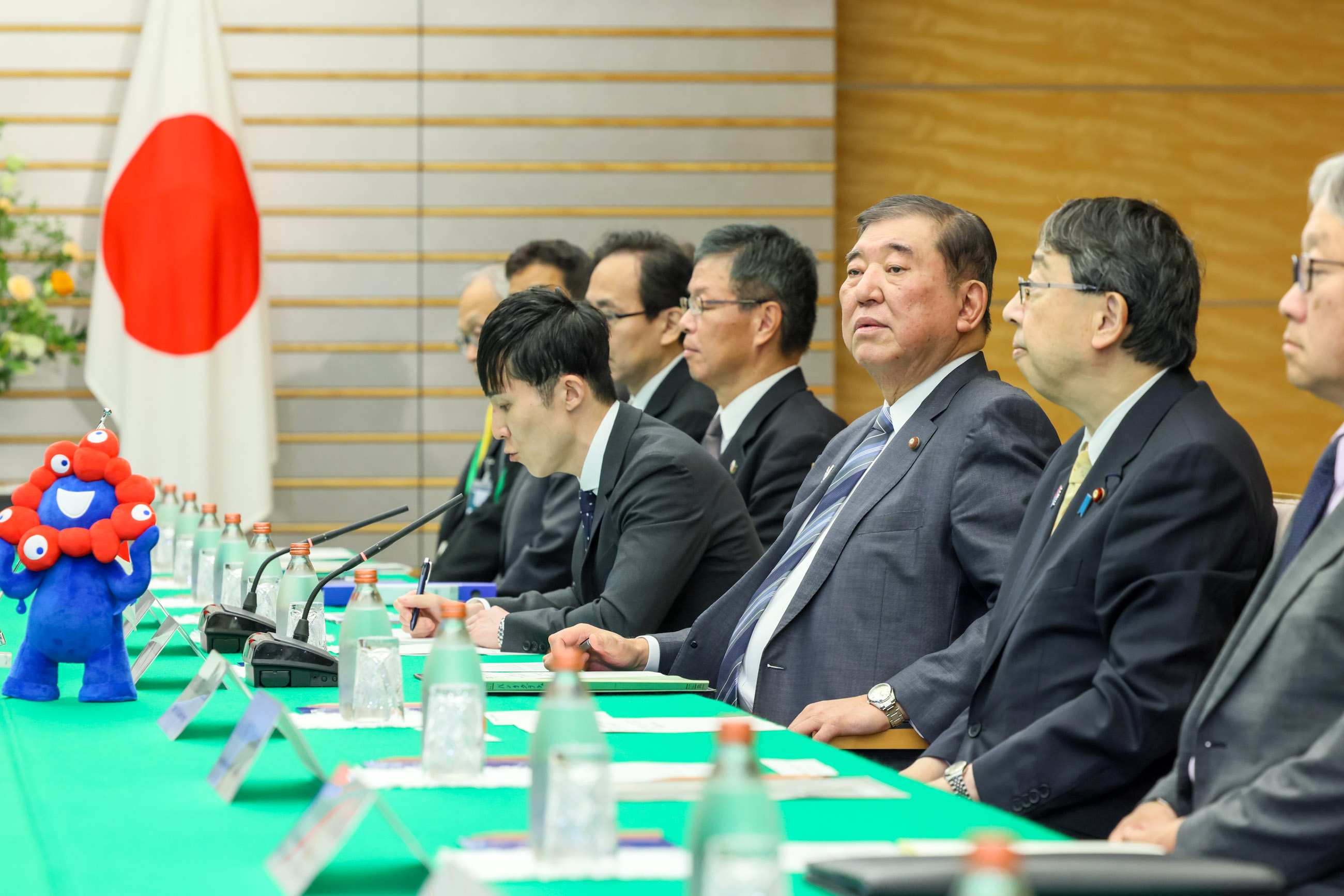 石破首相与尤努斯临时政府首席顾问举行会谈2