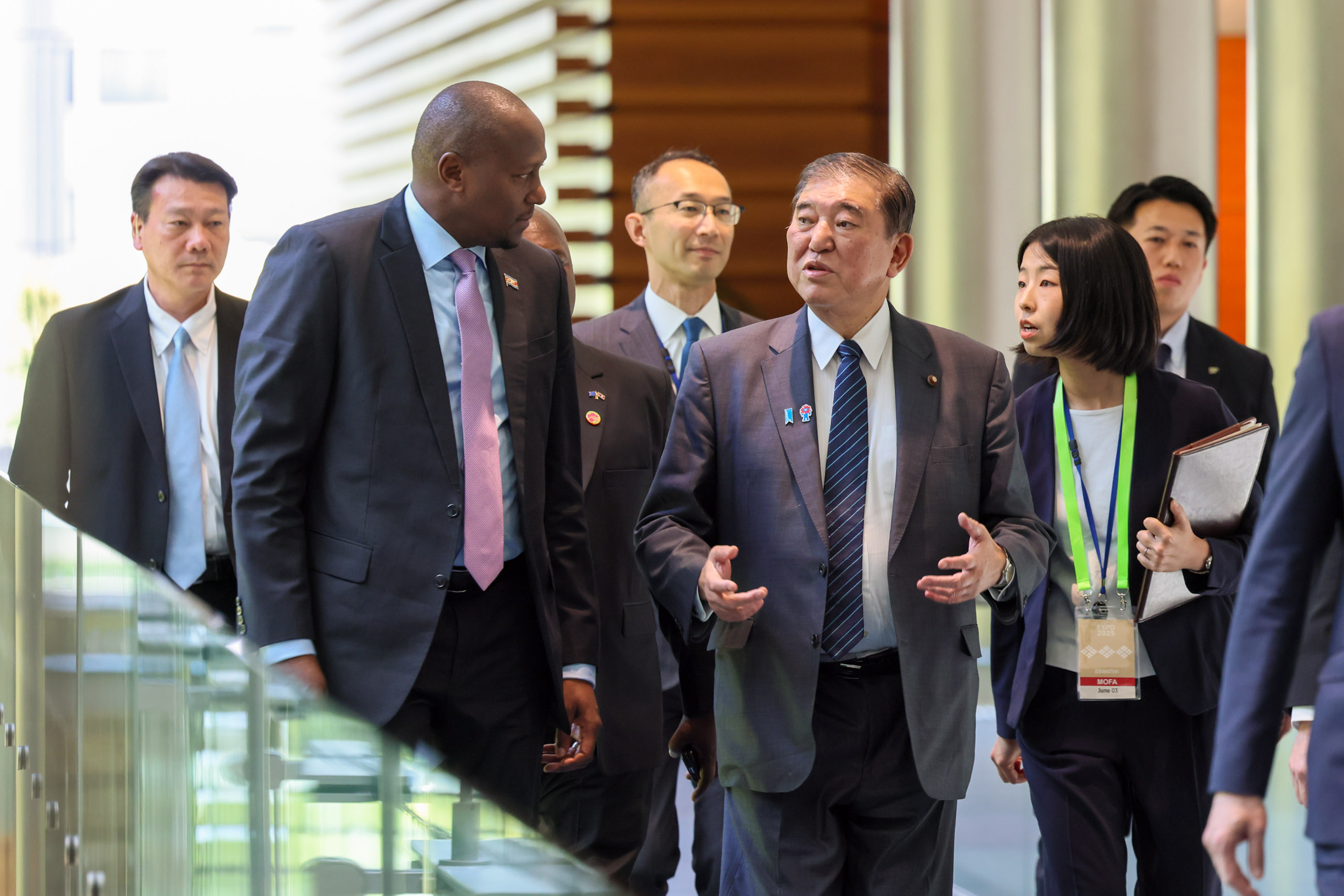 石破首相迎接德拉米尼首相2