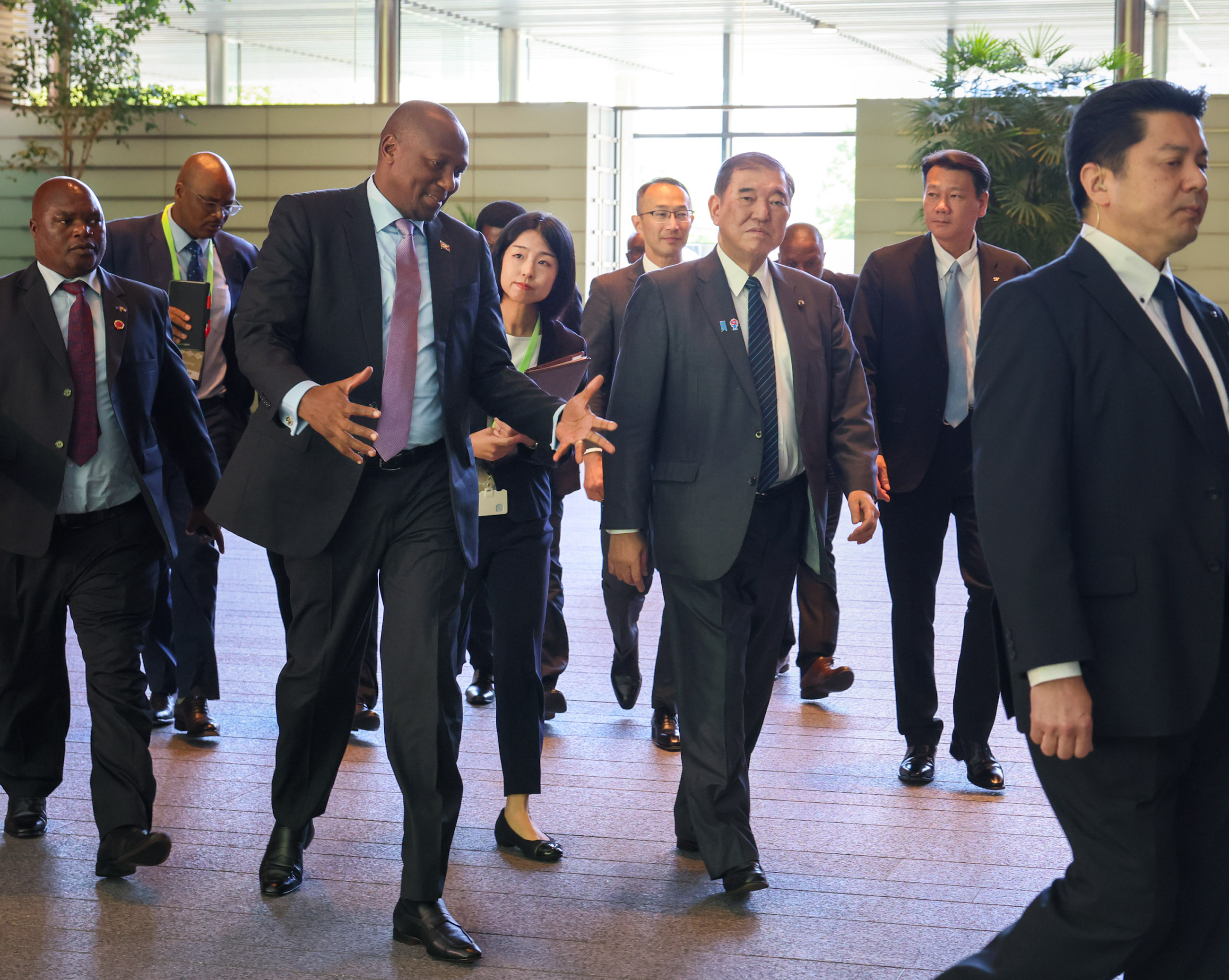 石破首相迎接德拉米尼首相3