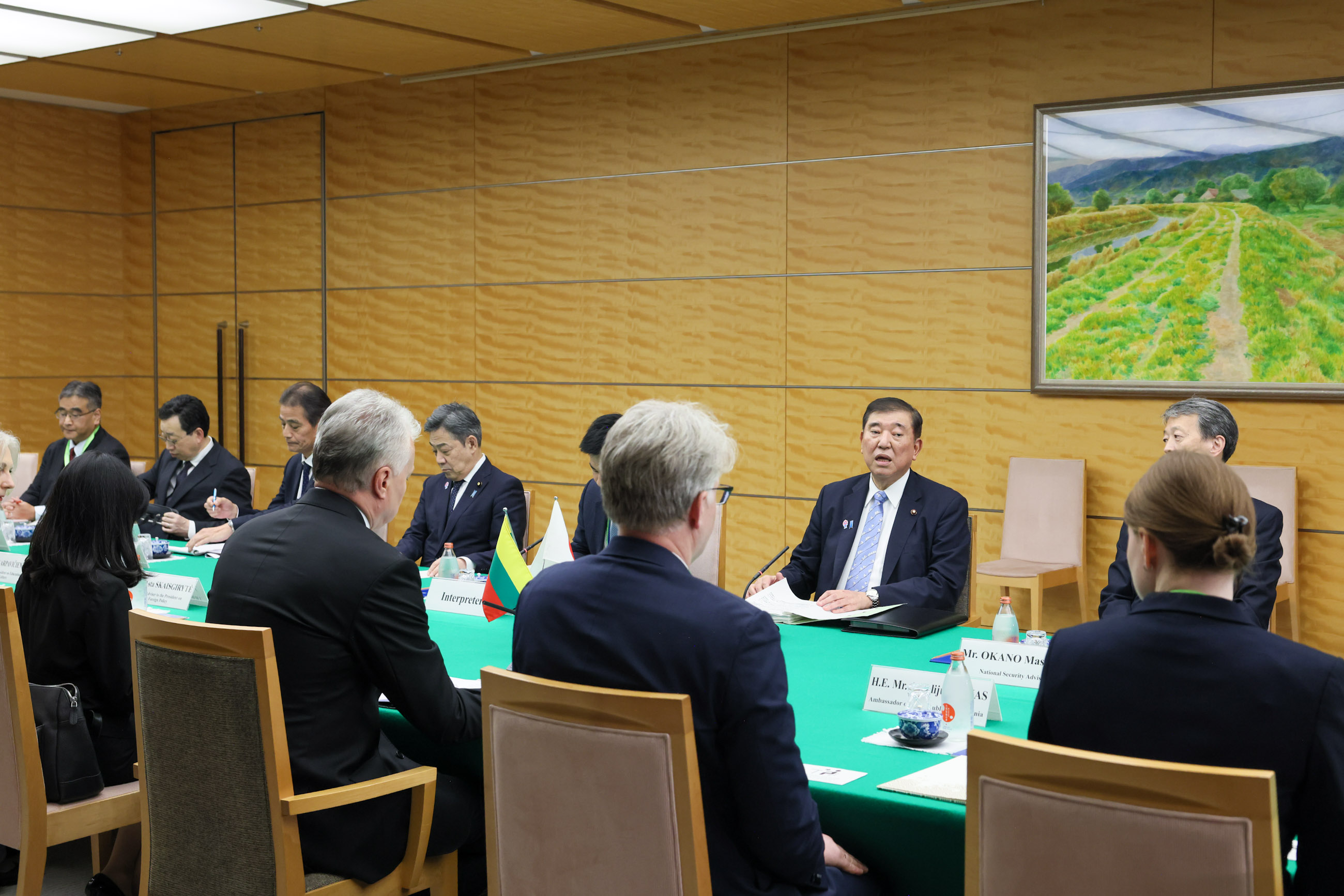 石破首相与瑙塞达总统举行会谈4