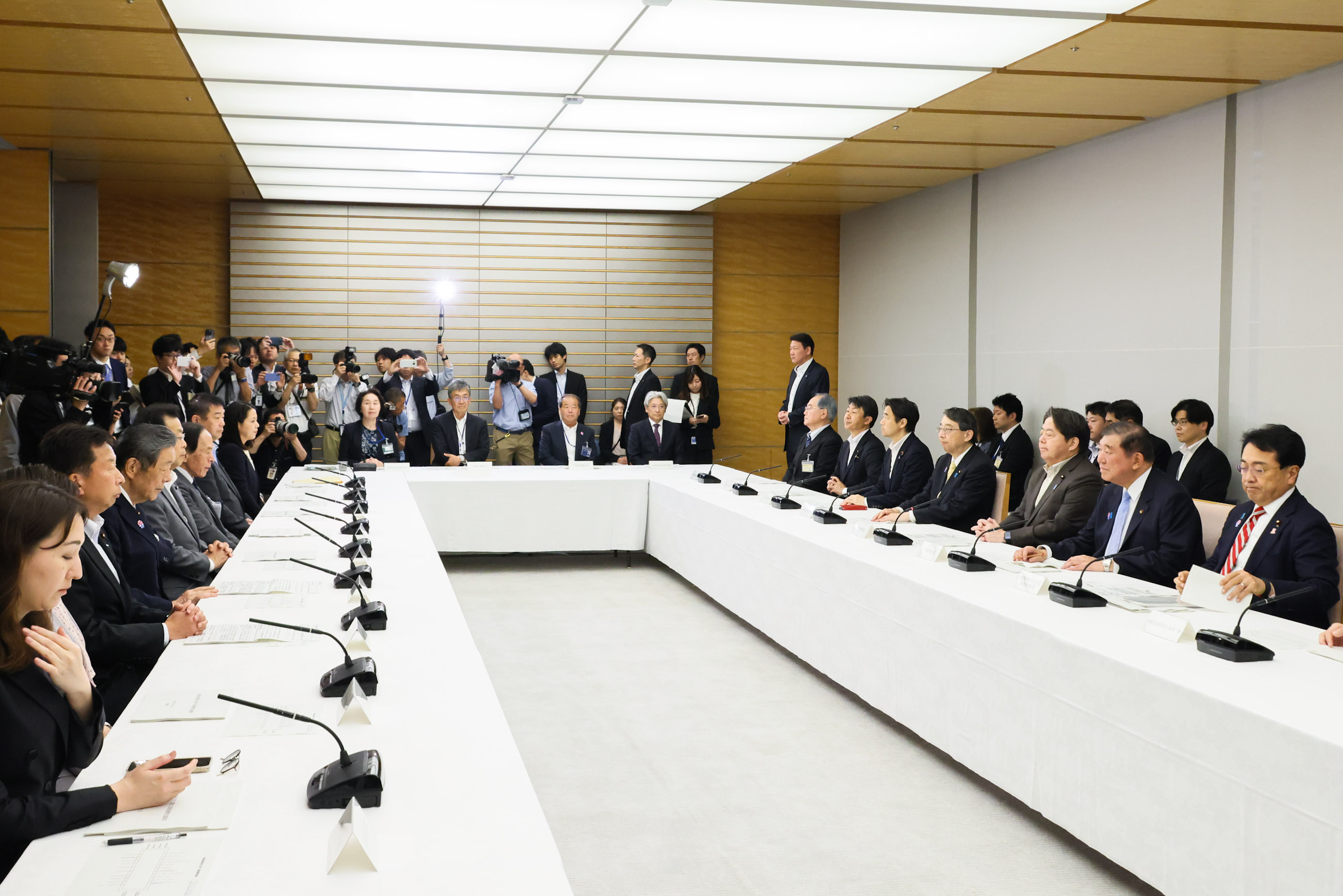 石破首相出席会议2