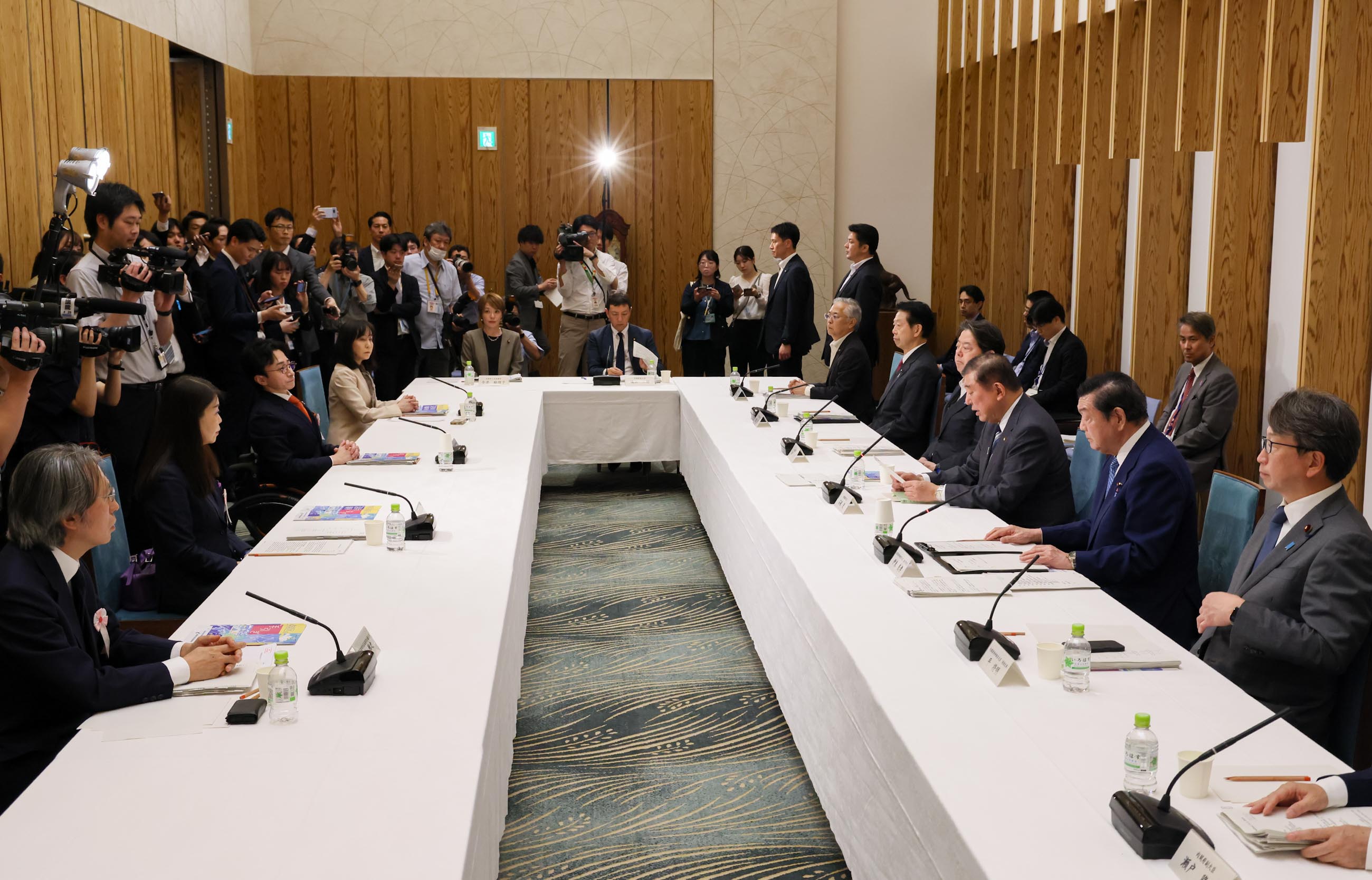 石破首相总结会议3