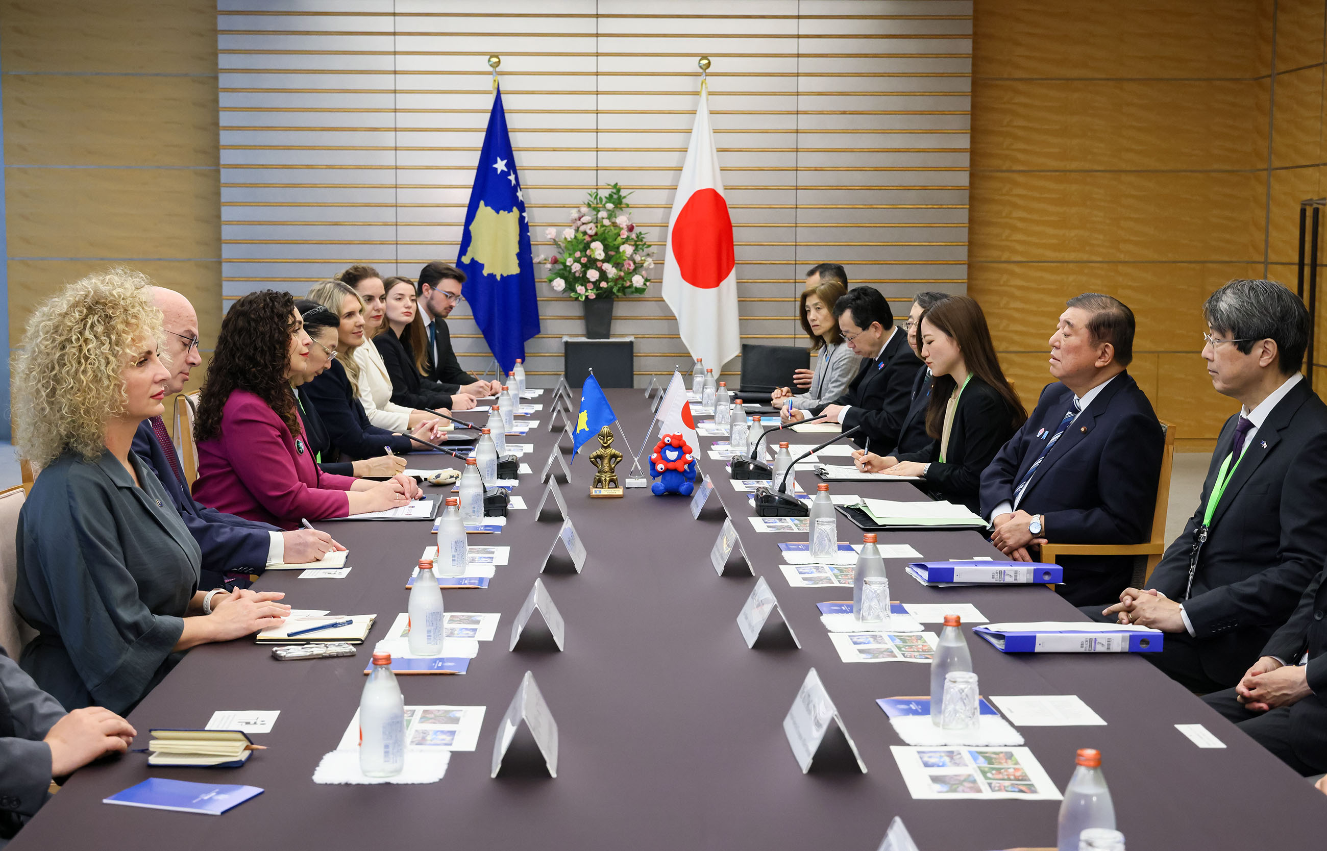 石破首相与奥斯马尼总统举行会谈3