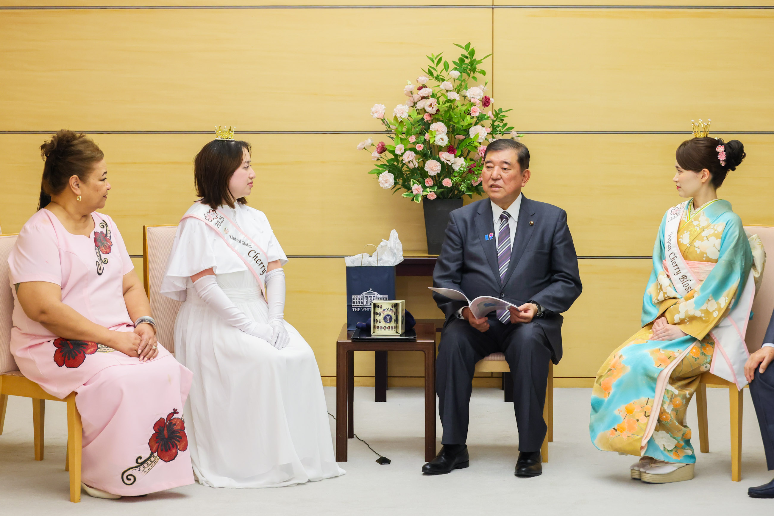 石破首相接受拜会3