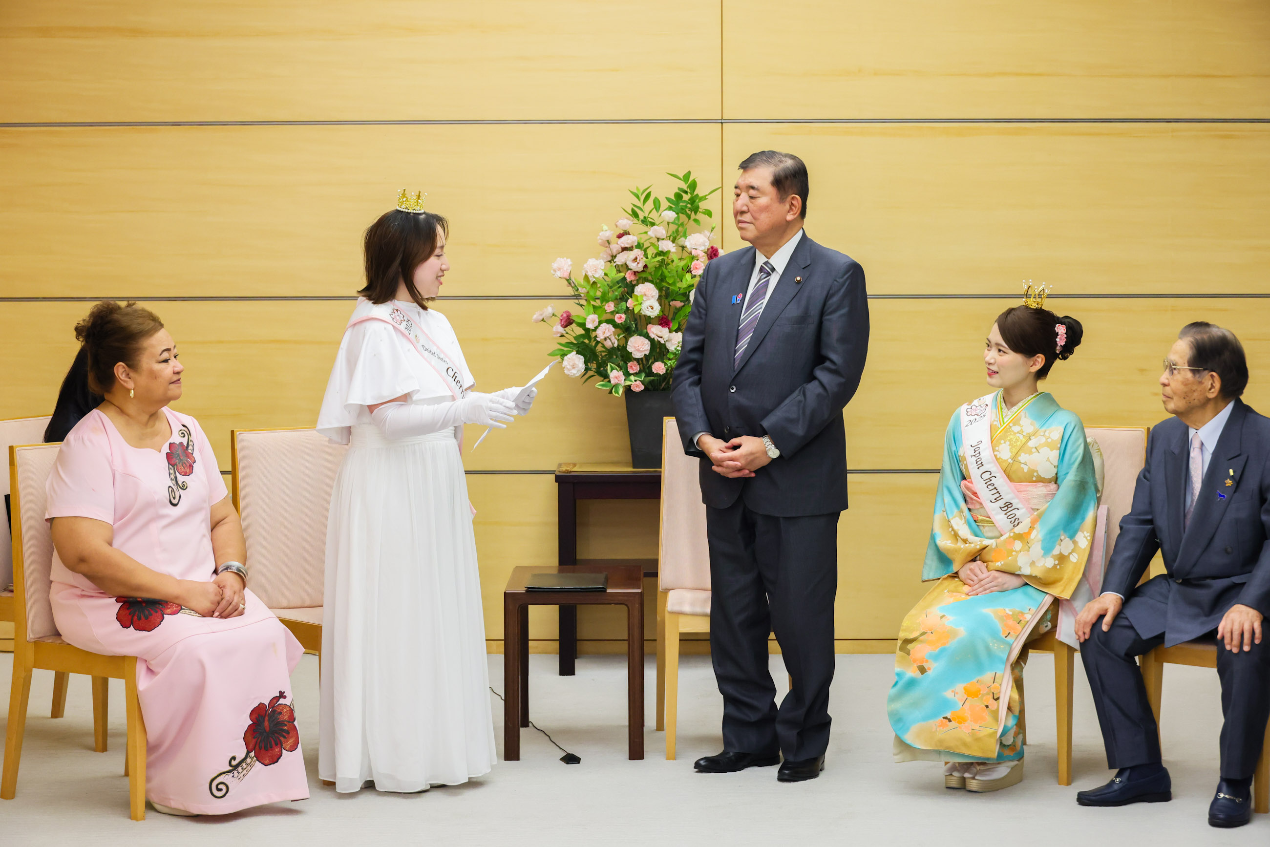 石破首相接受拜会4