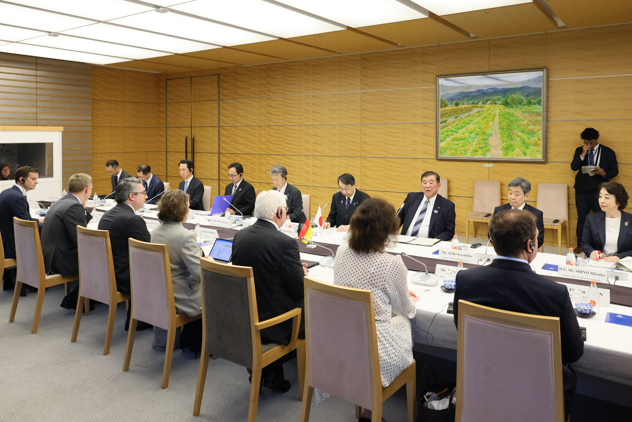 石破首相与施泰因迈尔总统举行会谈5