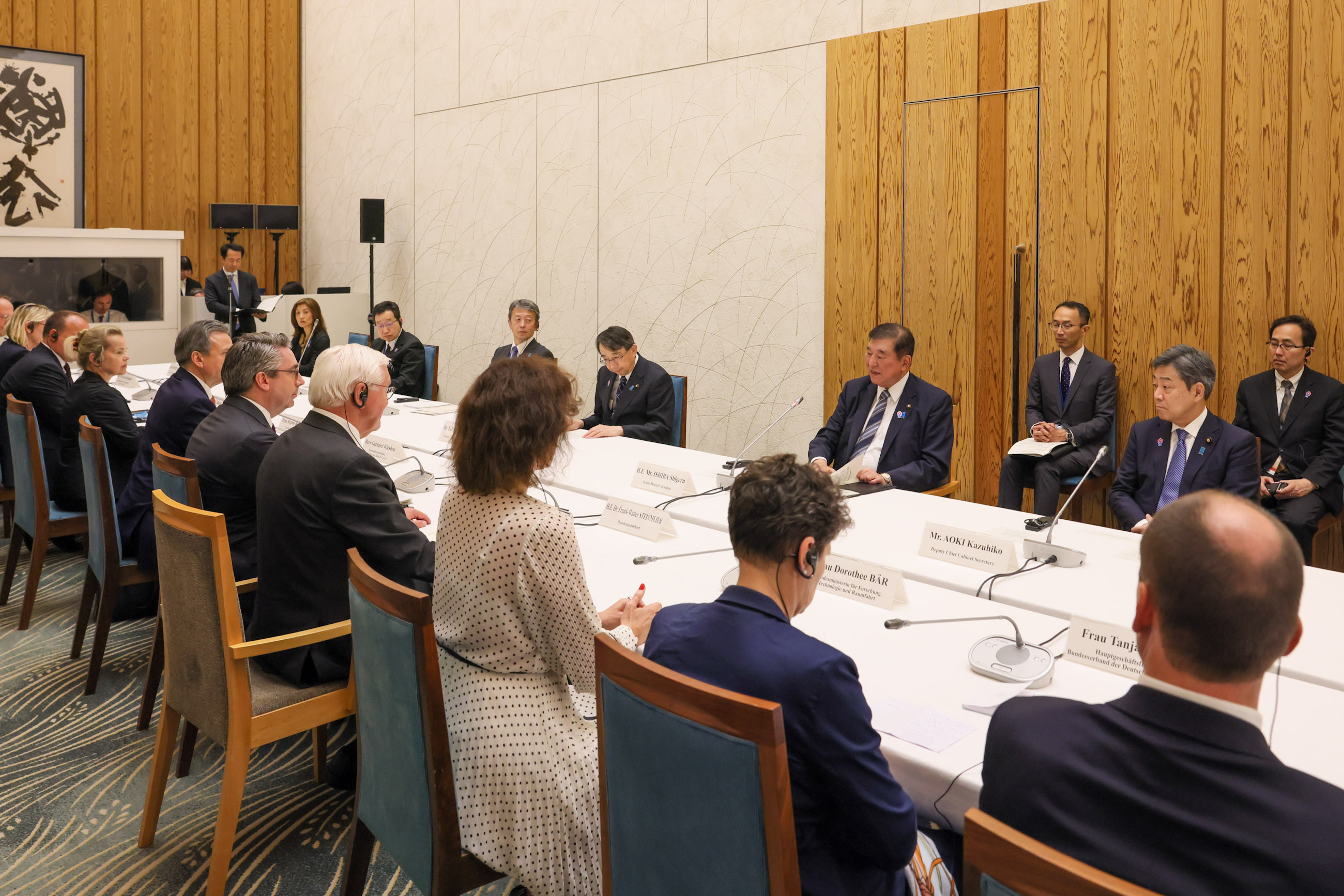 石破首相接受拜会4