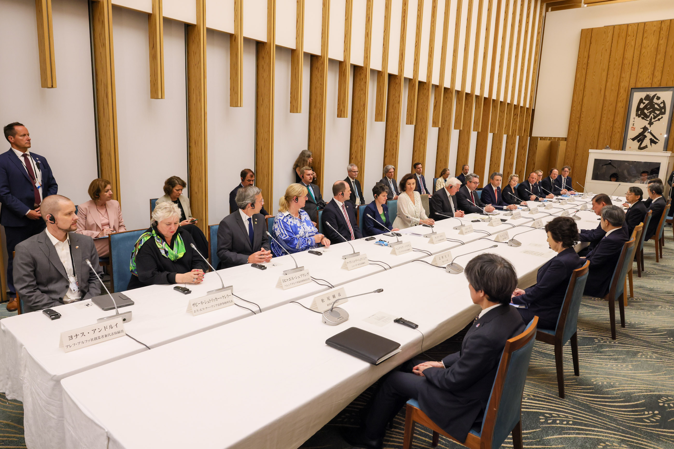 石破首相接受拜会5