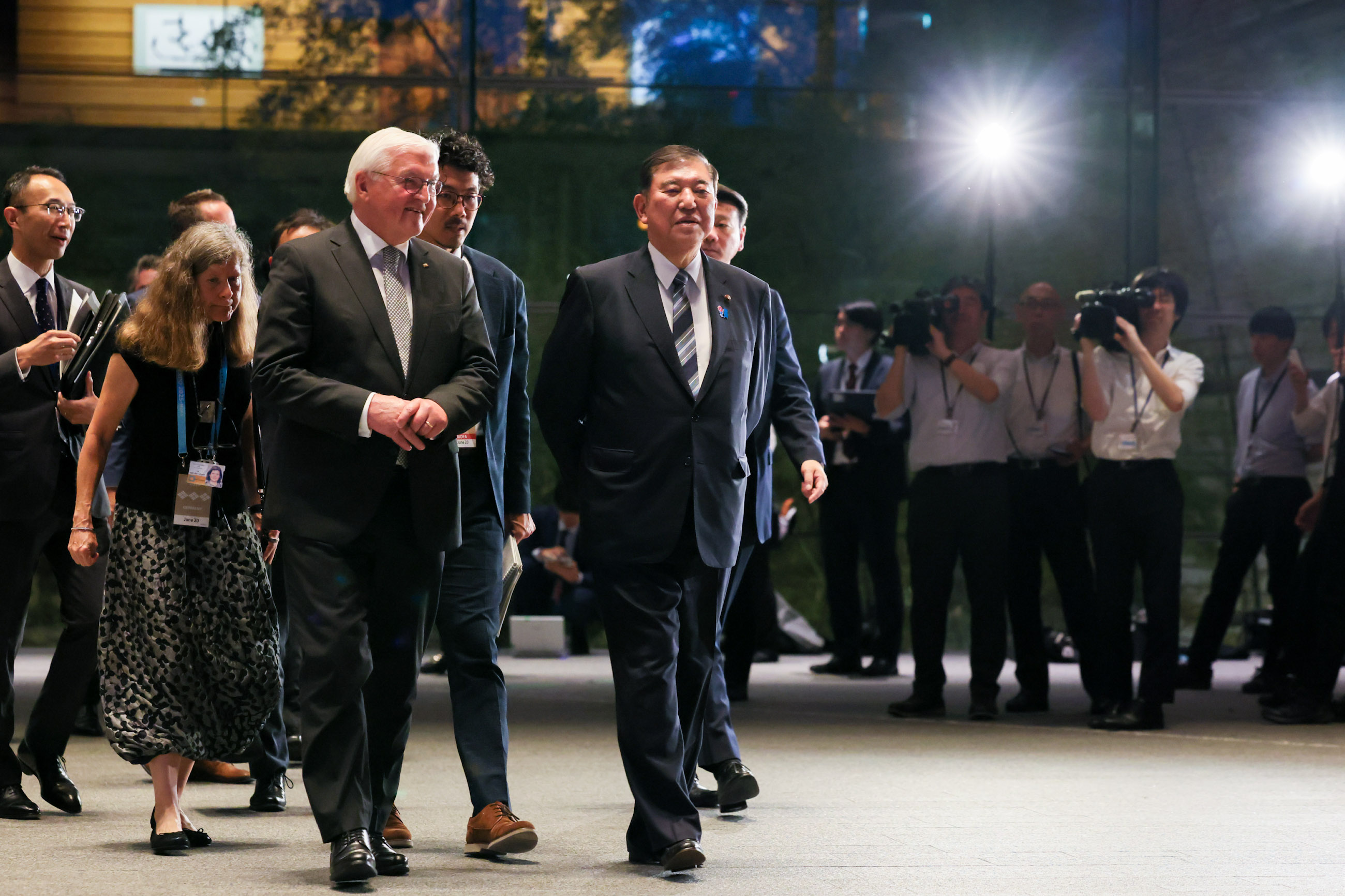 石破首相接受拜会8