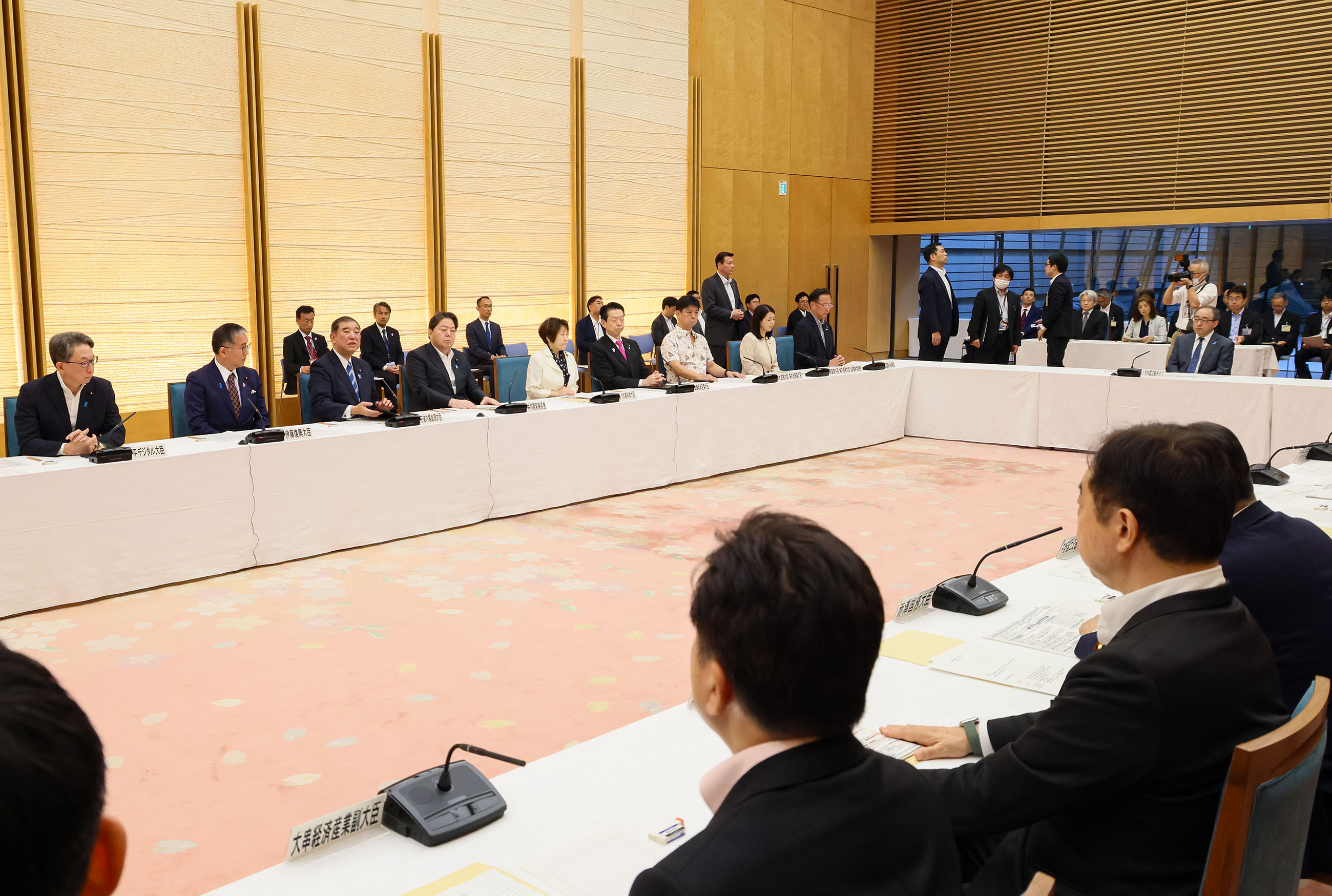 石破首相总结会议3