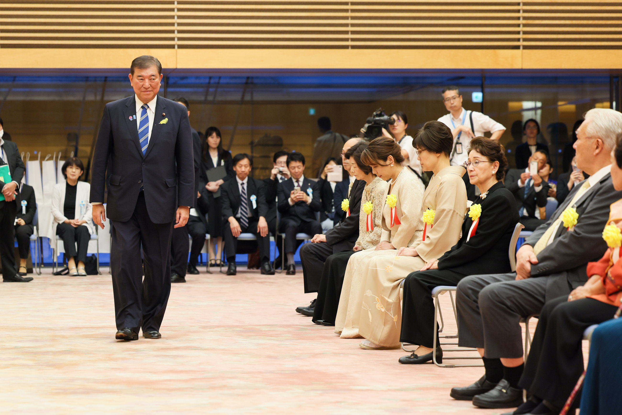 石破首相出席表彰仪式