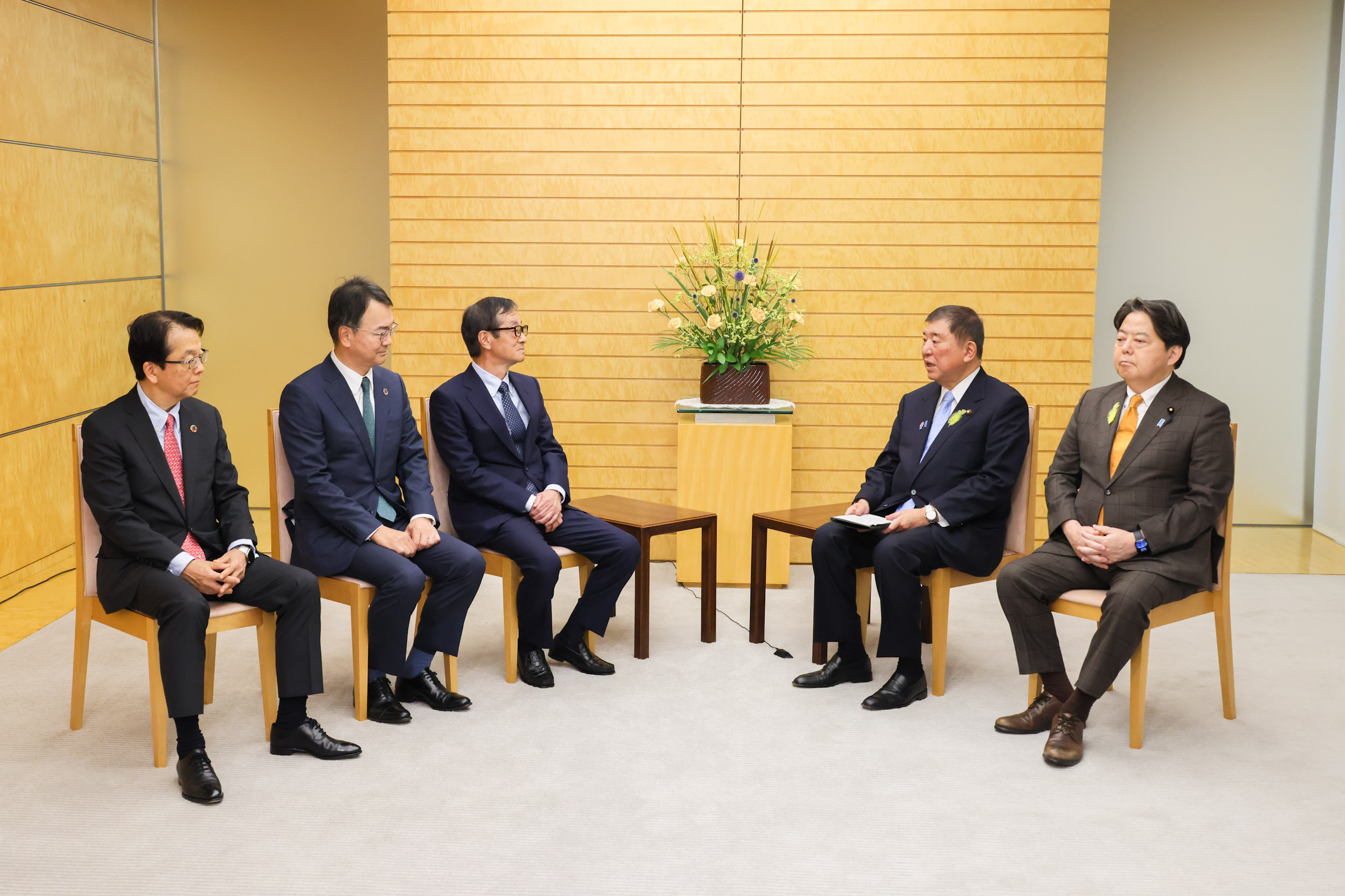 石破首相接受拜会3