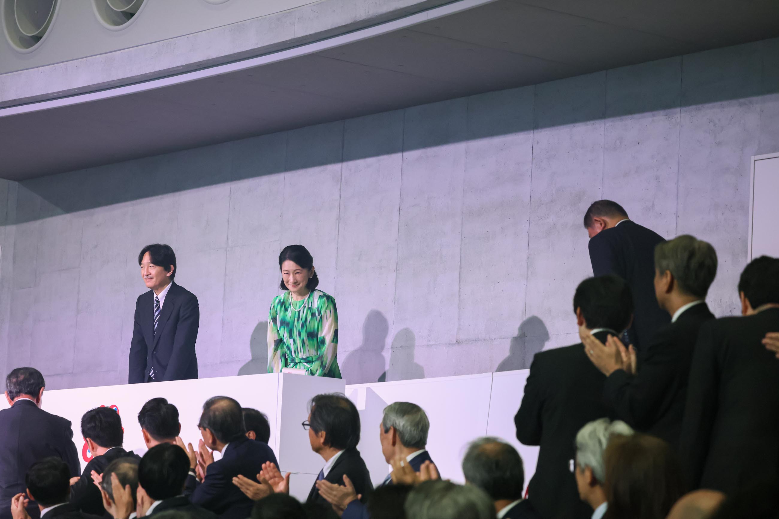 首相为皇嗣殿下和妃殿下送行