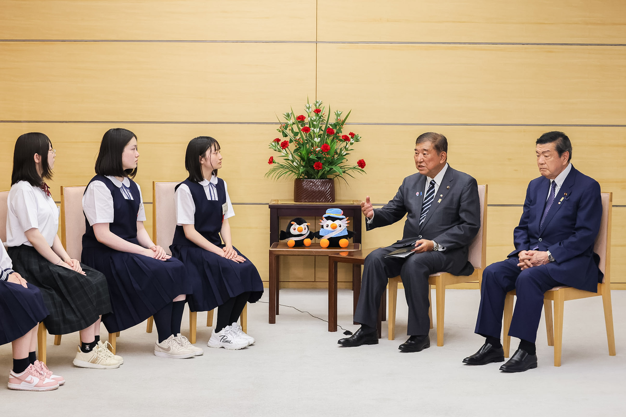 石破首相接受拜会3