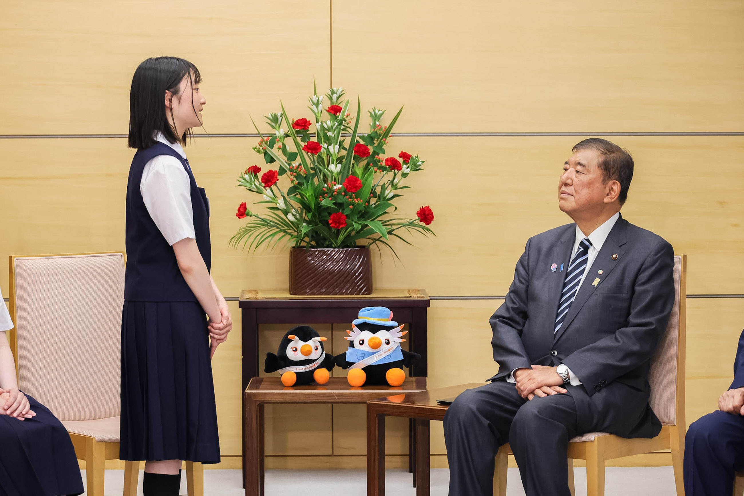 石破首相接受拜会4