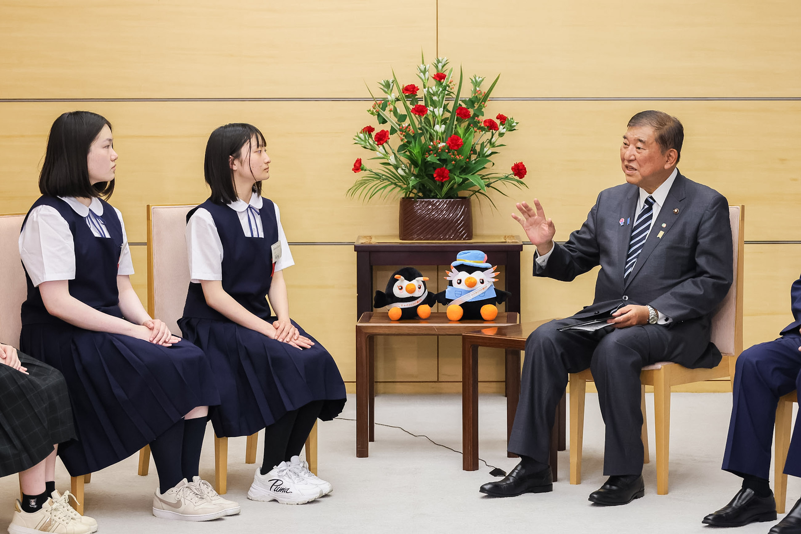 石破首相接受拜会6