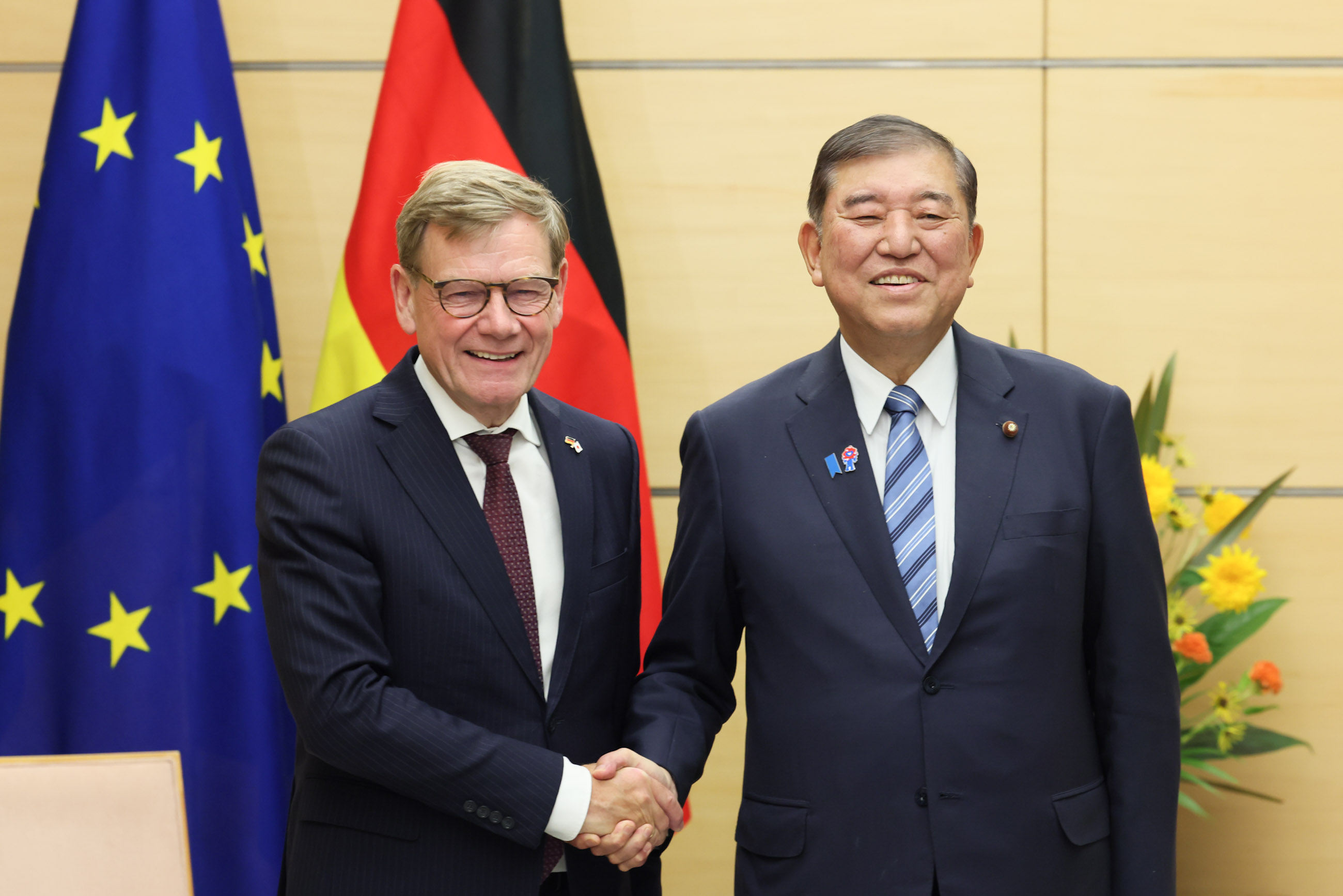 会见德国外交部长瓦德富尔