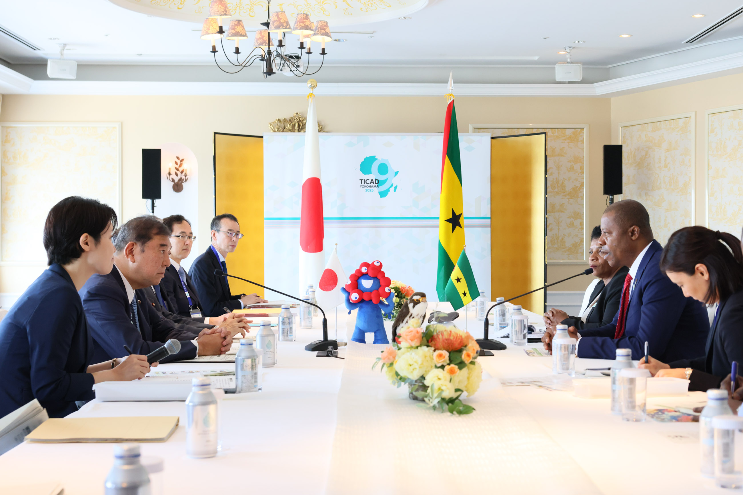 日本圣多美和普林西比首脑会谈2