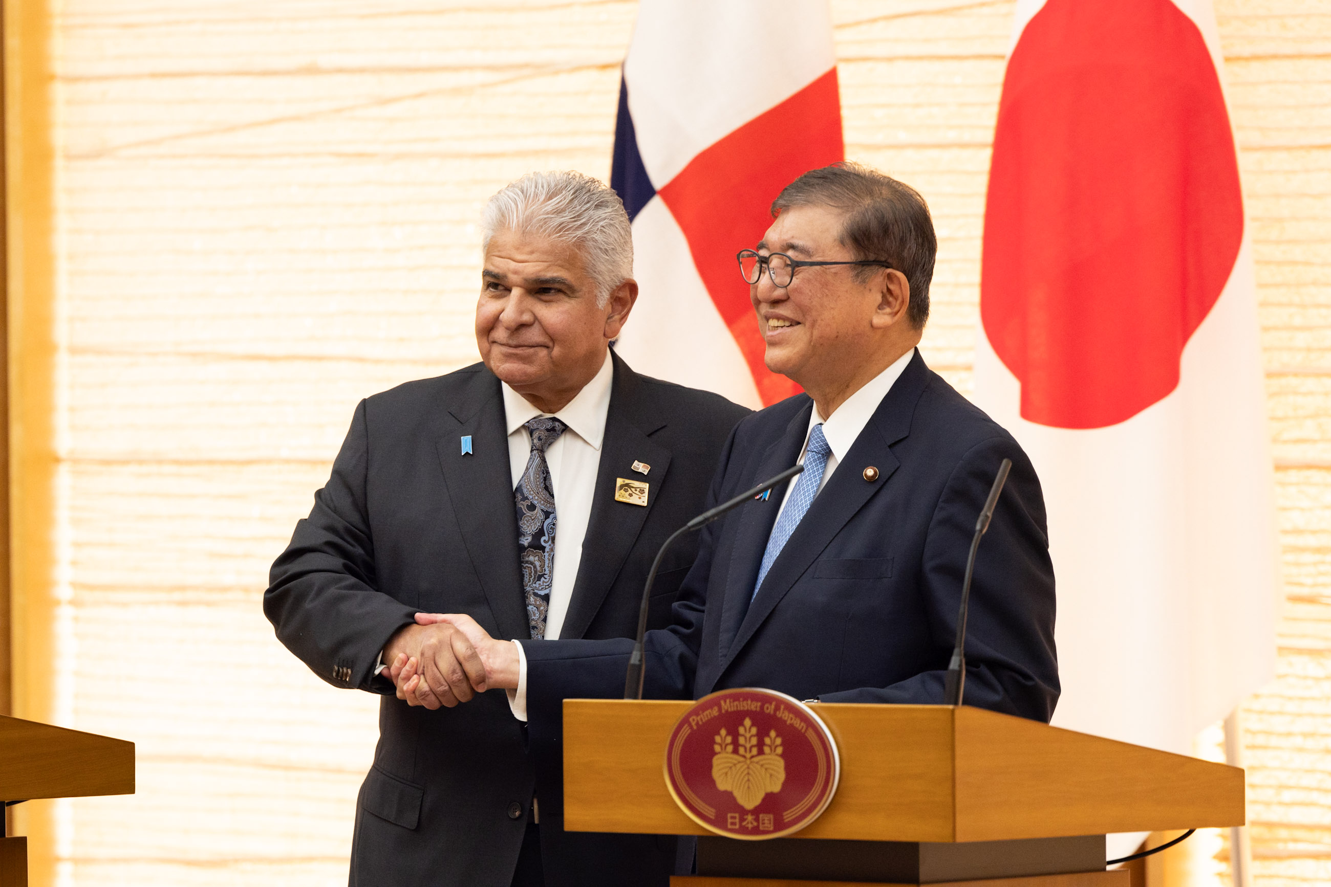 联合记者发布会8