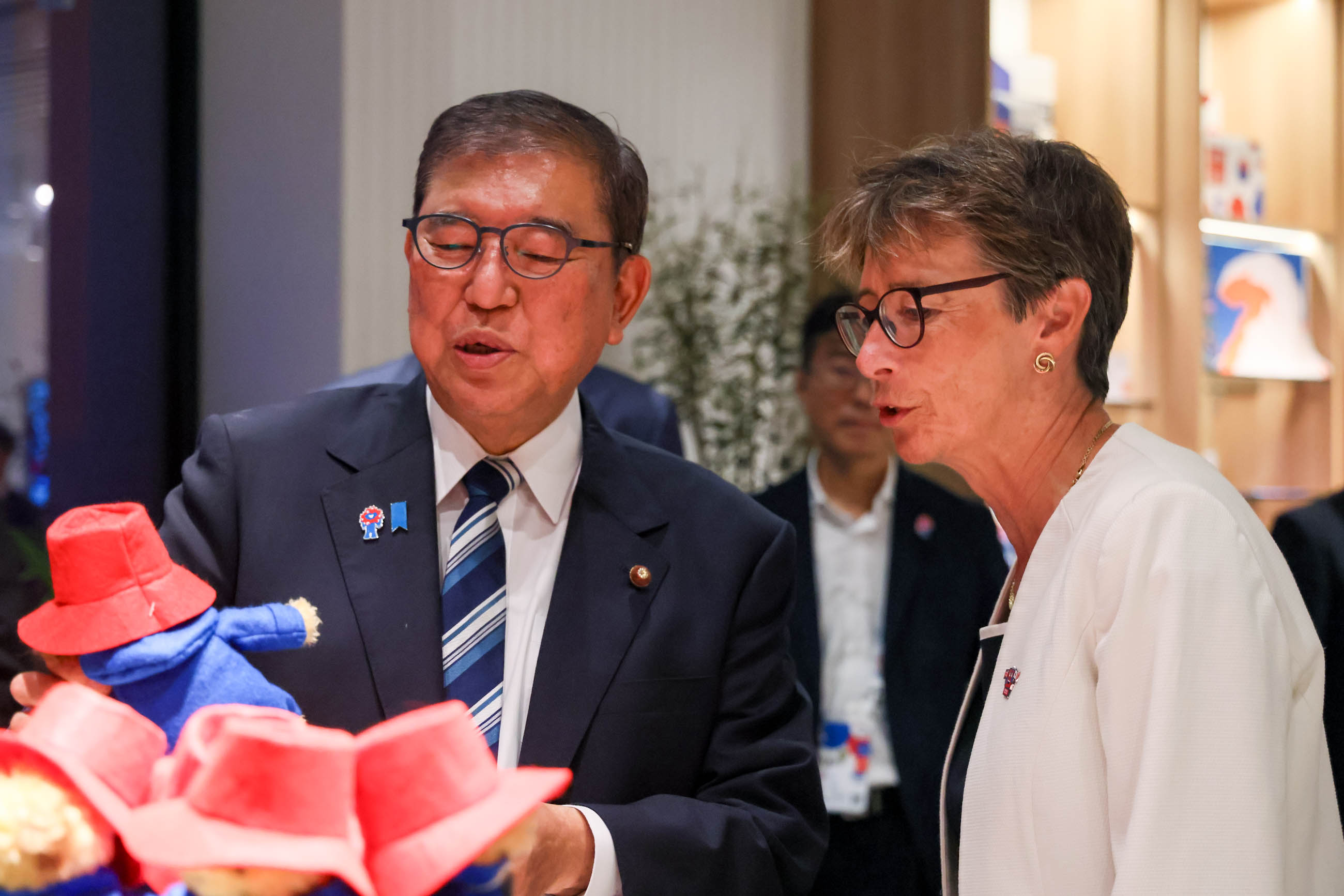 石破首相视察英国馆1