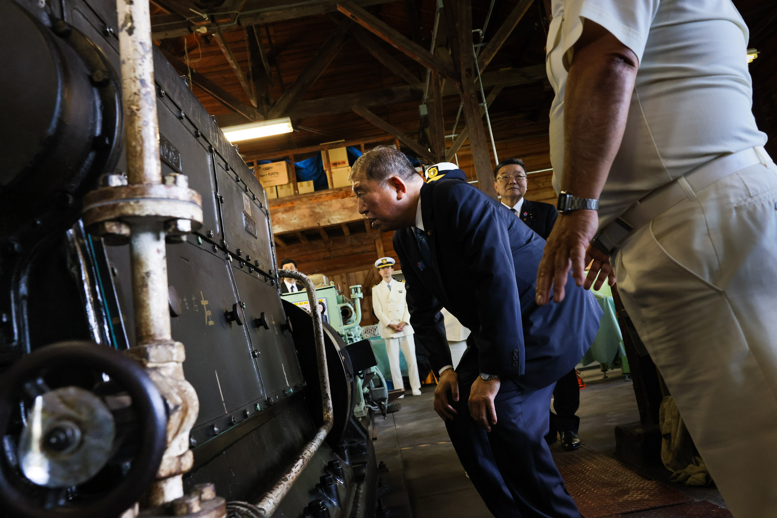 石破首相视察学校4