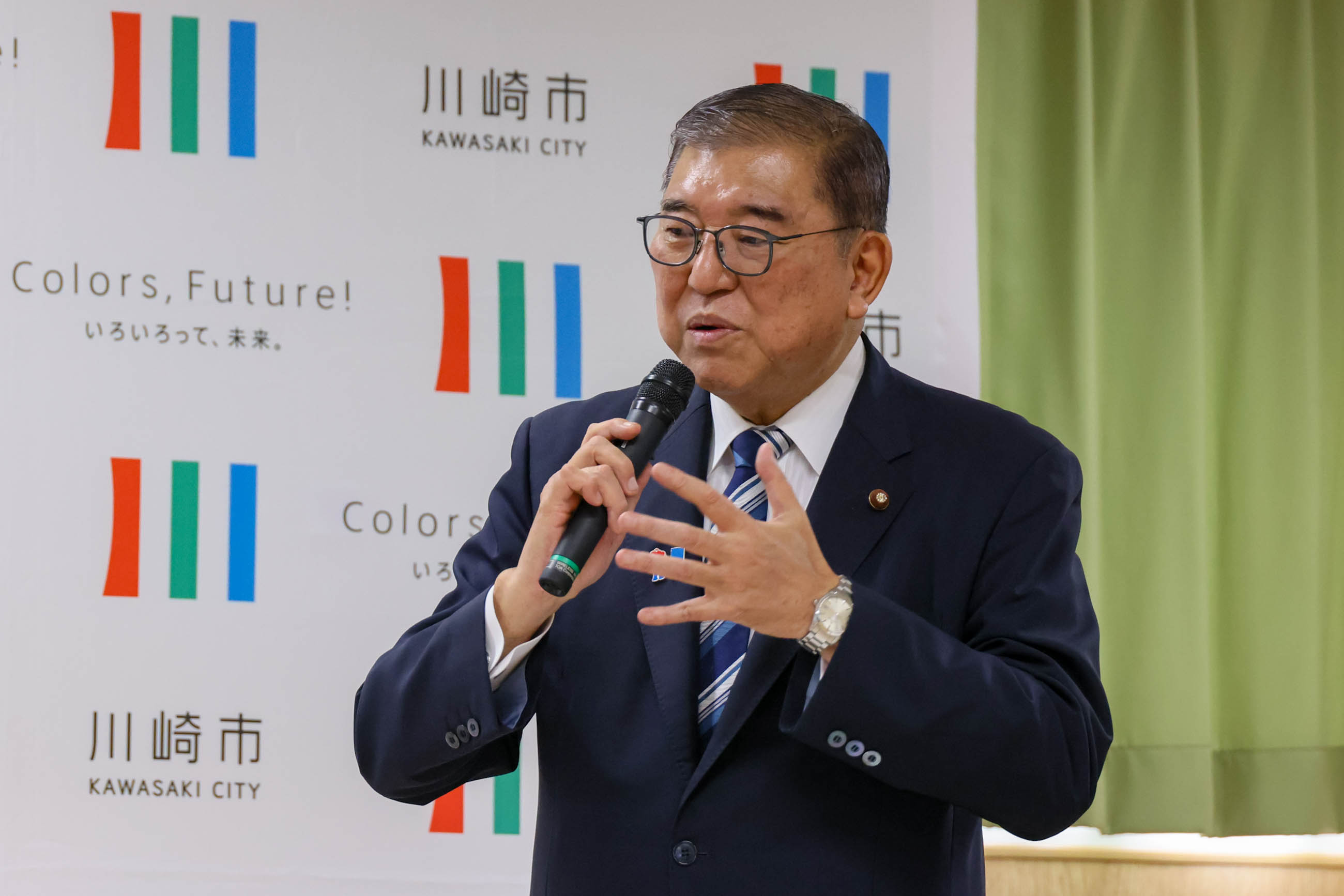 石破首相听取介绍3