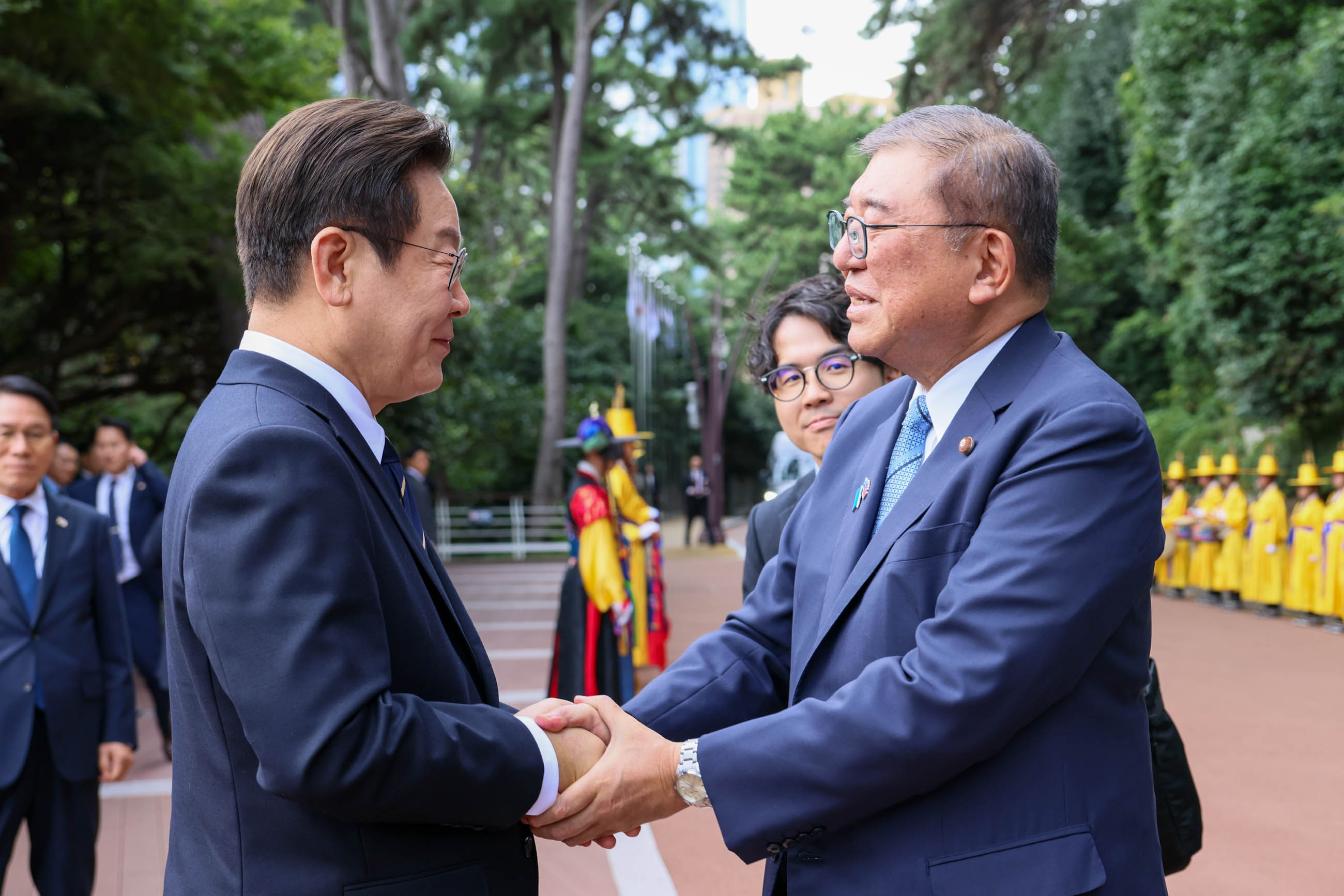 石破首相视察APEC世峰楼1