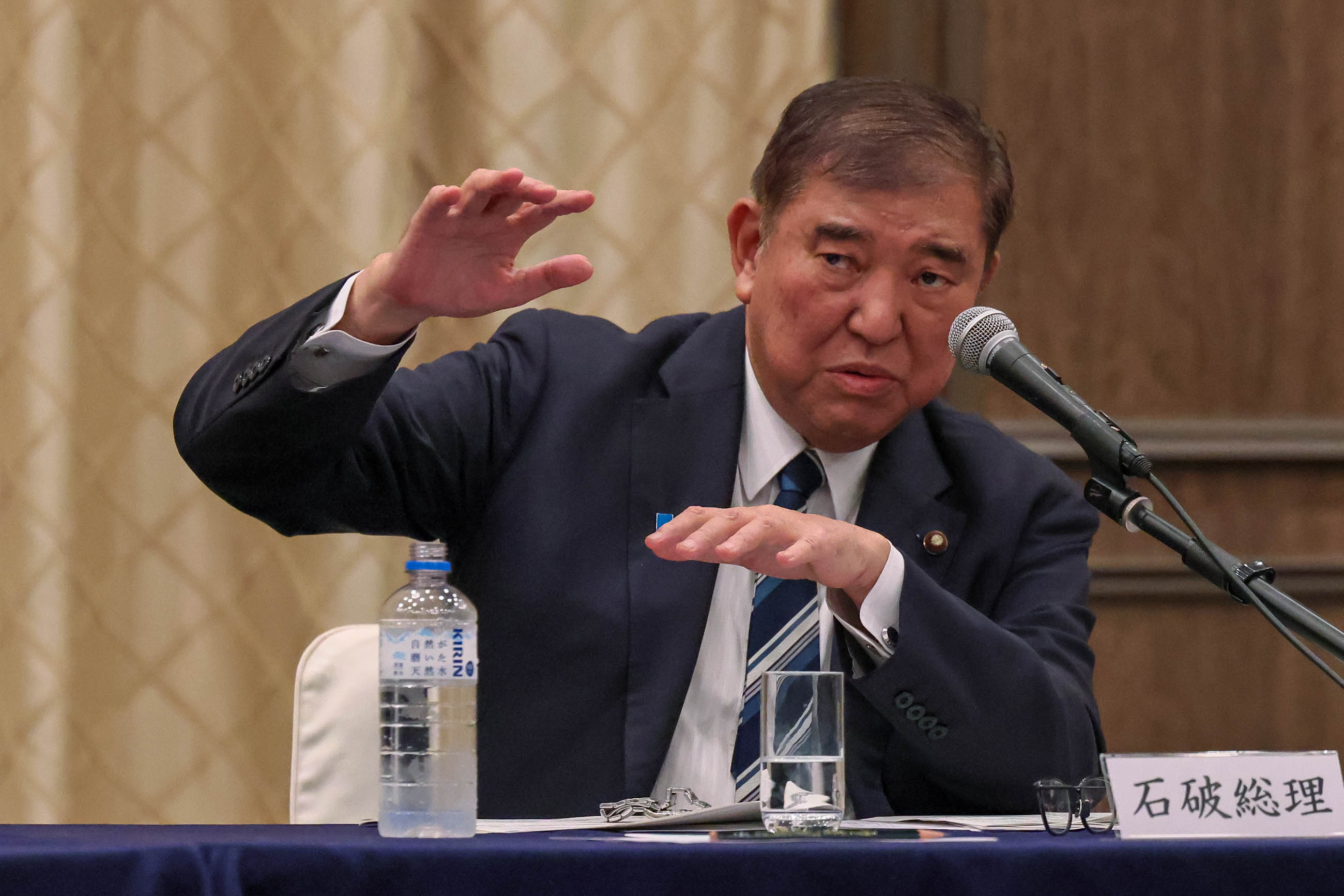 石破首相进行意见交换7