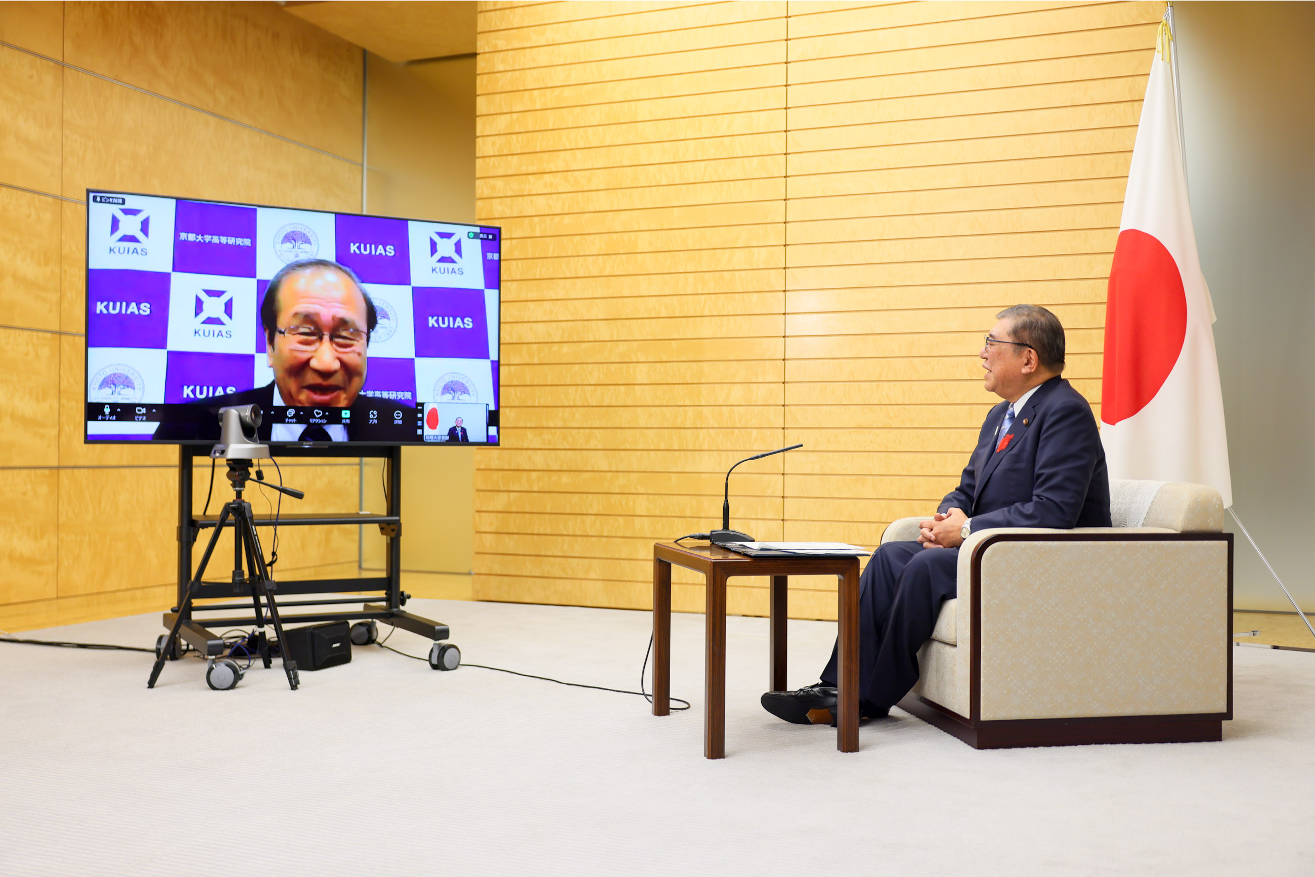 向荣获诺贝尔化学奖的京都大学特聘教授北川进致贺