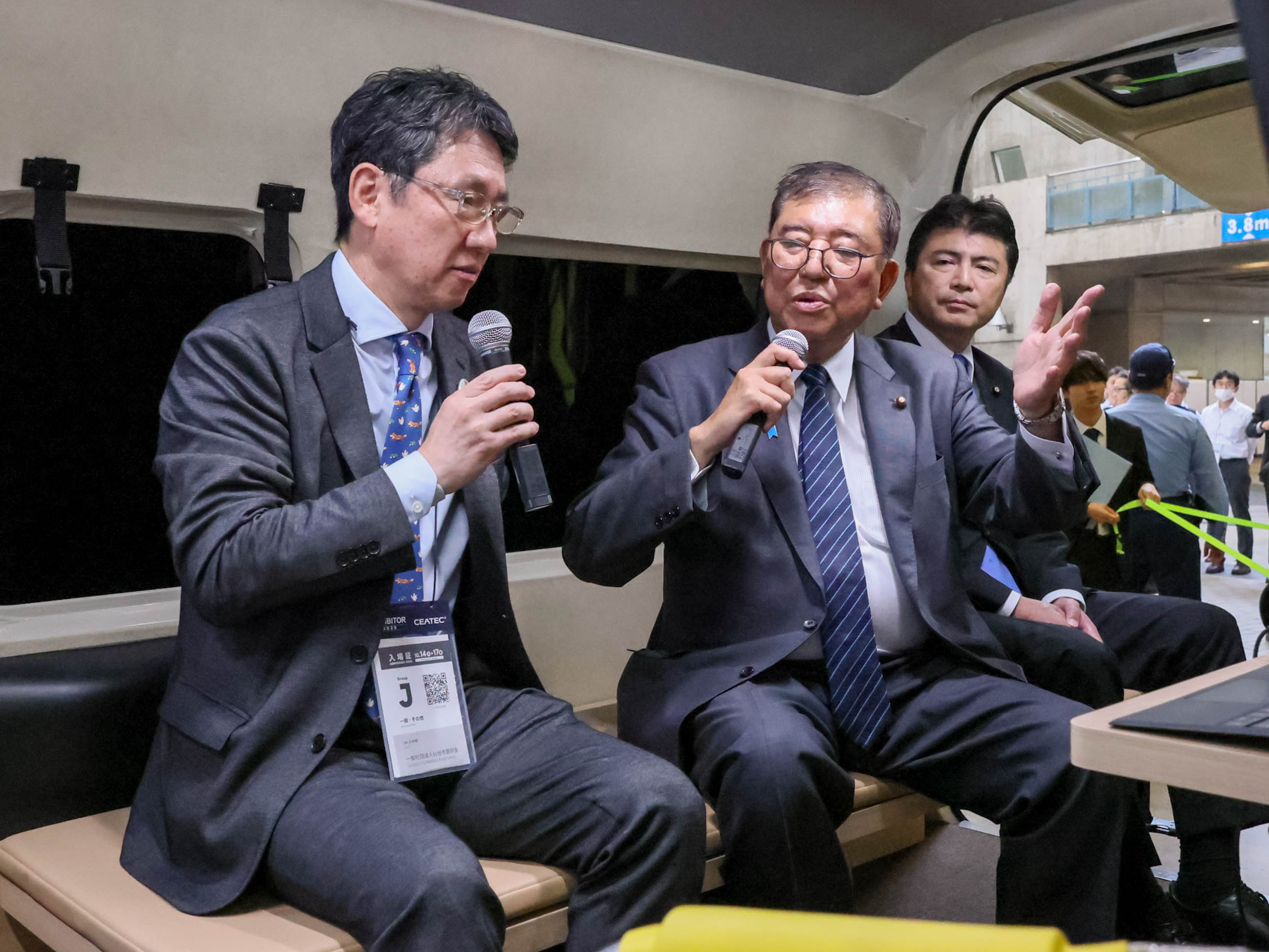 石破首相视察展示区8