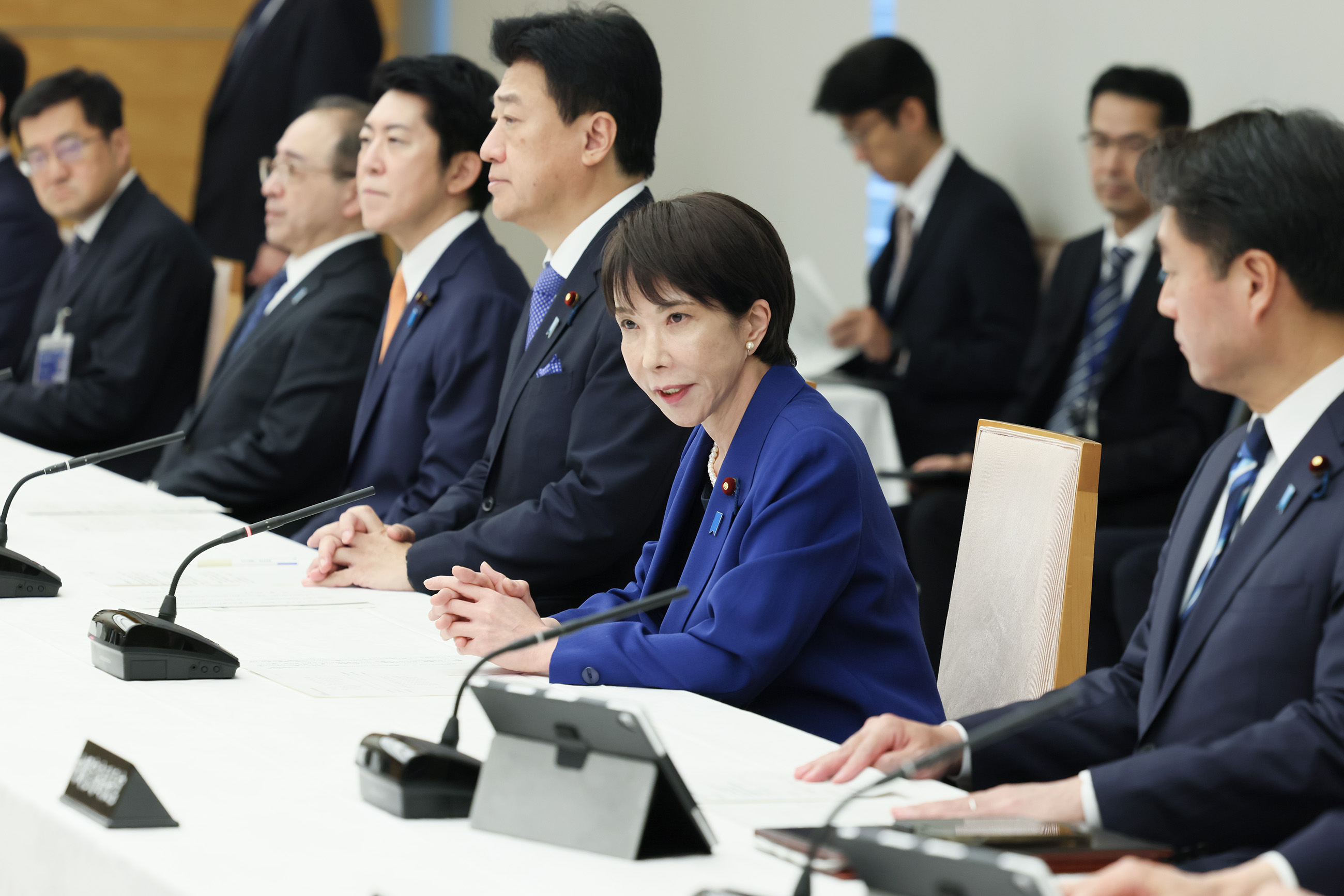 出席次官联络会议