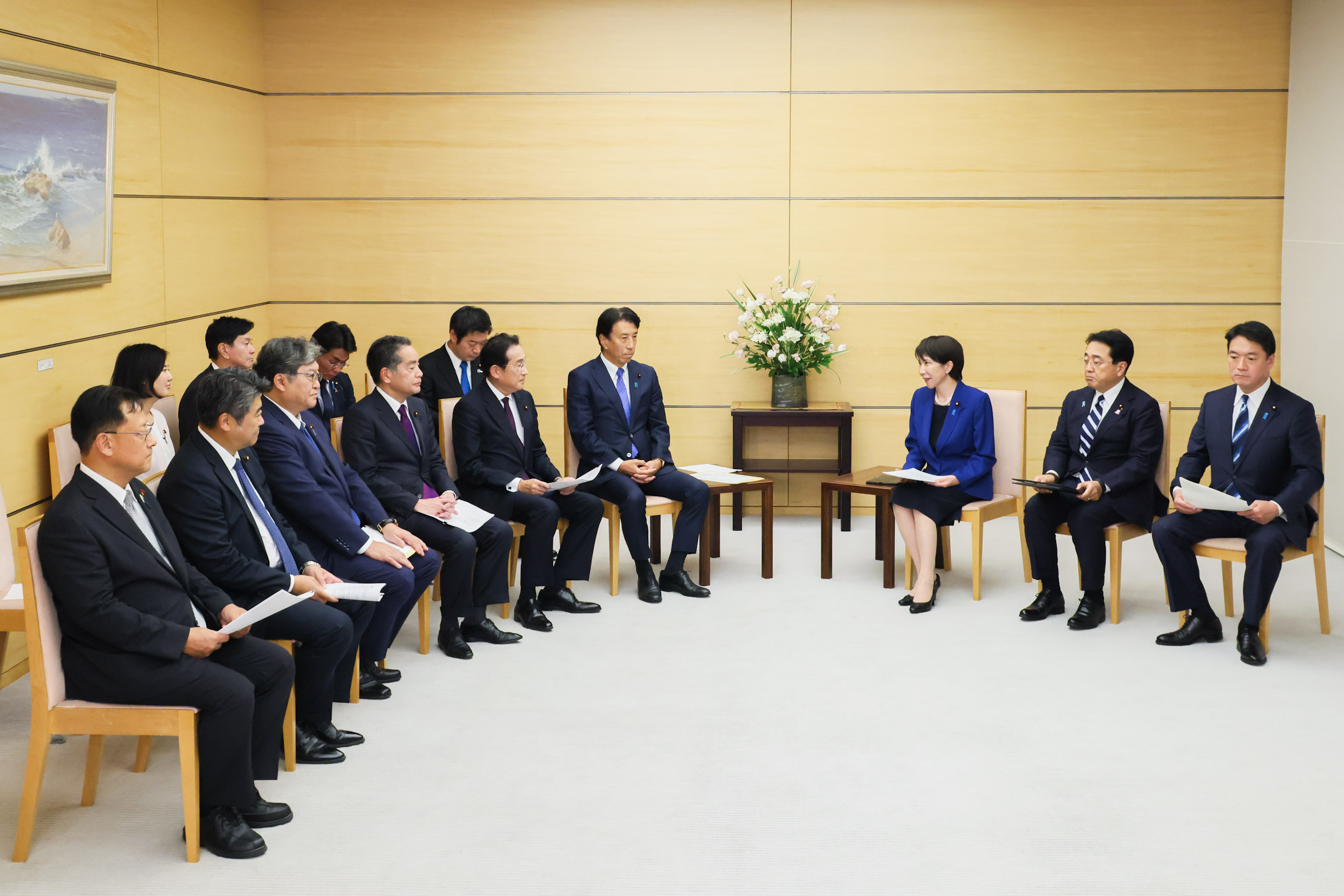 高市首相接受拜会7