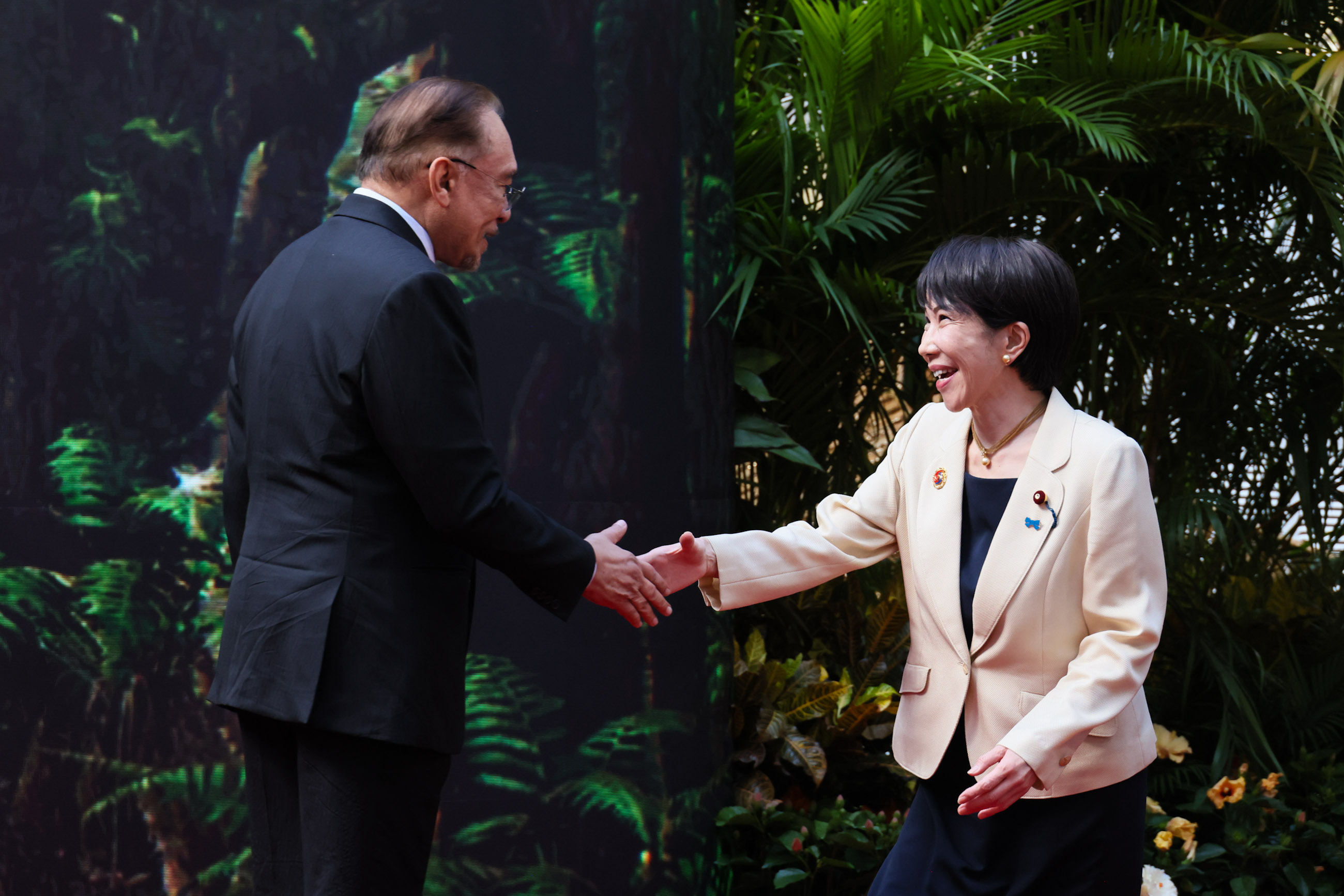 高市首相受安瓦尔总理的欢迎1