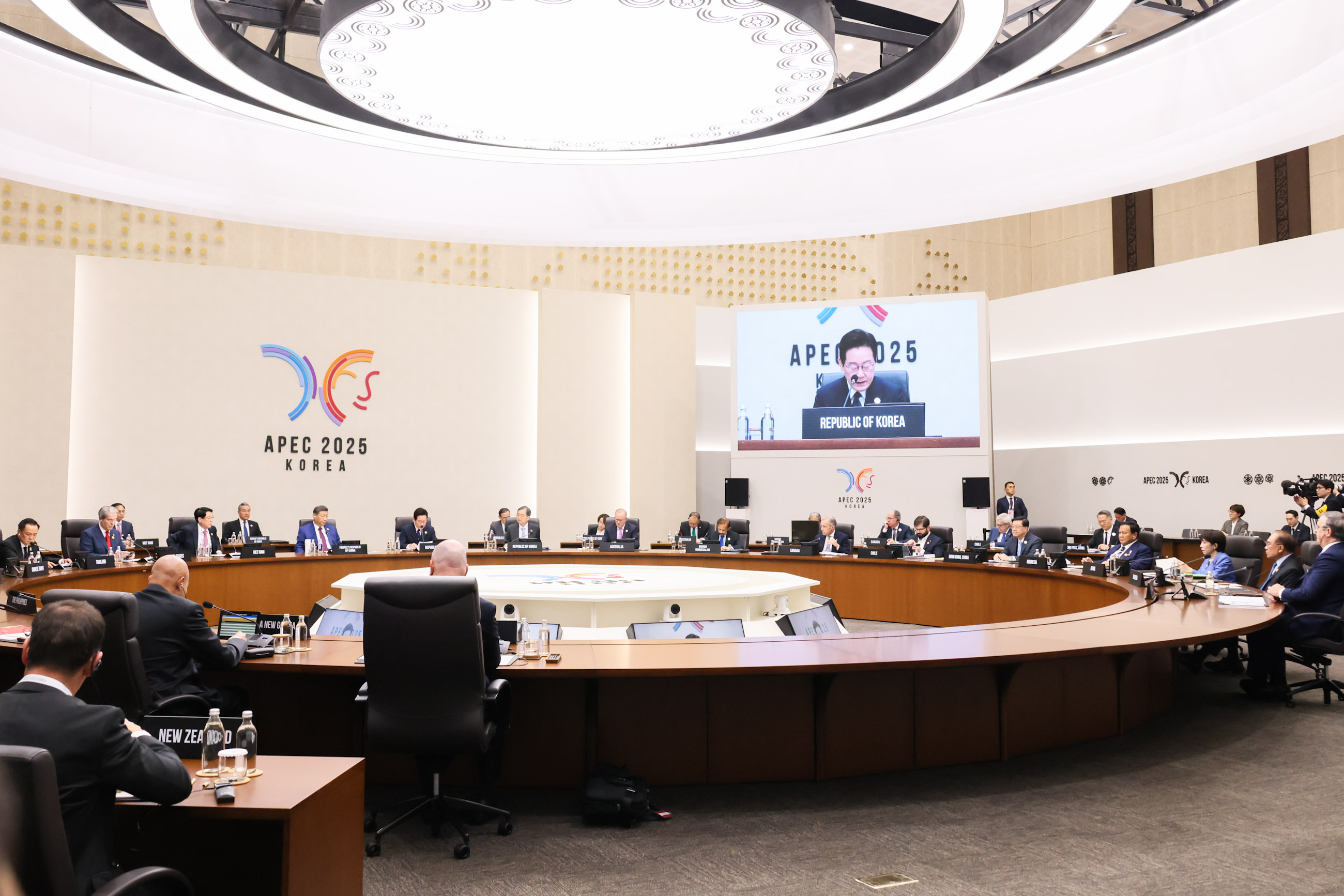 高市首相出席APEC首脑会议（第二分会）11