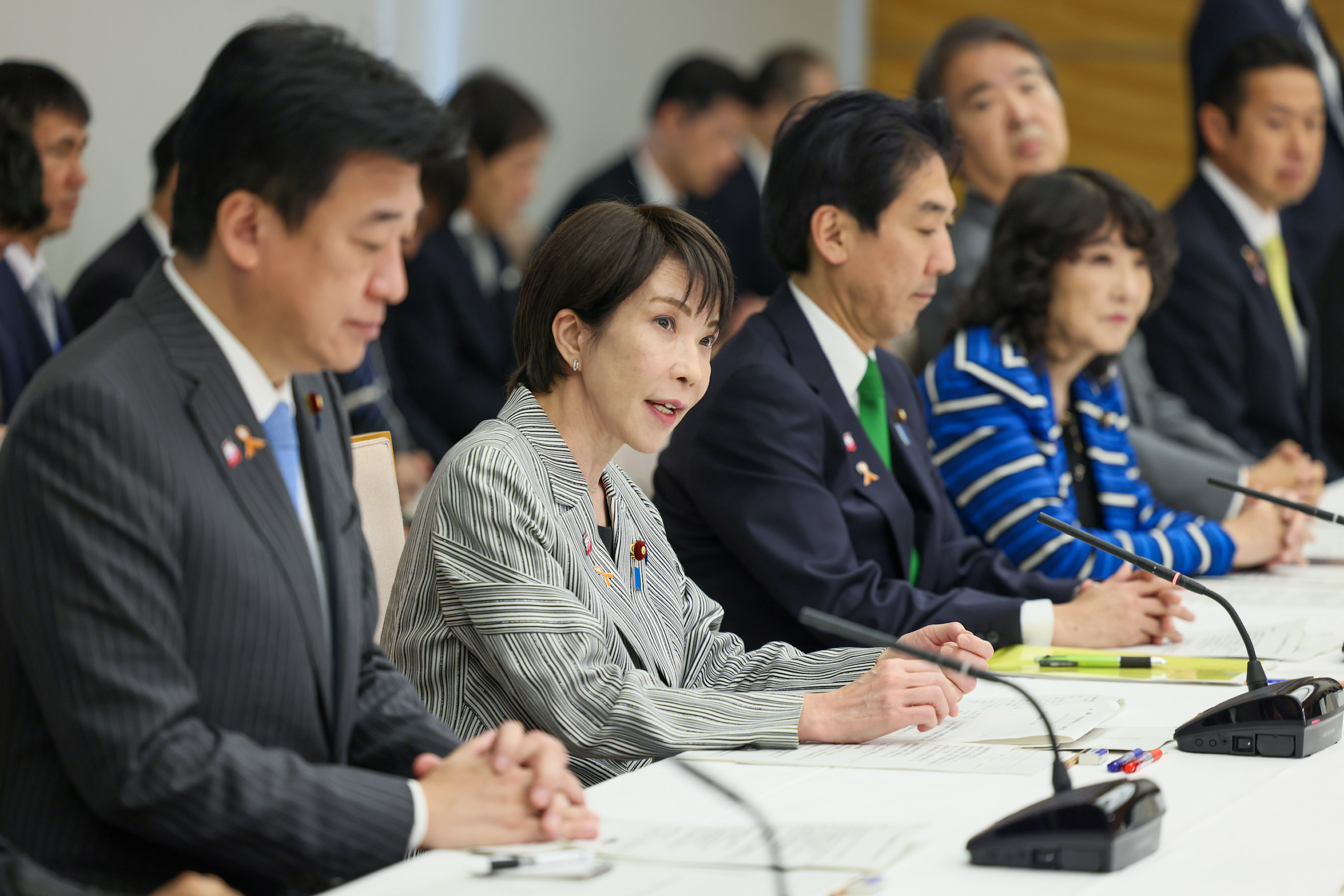 召开日本成长战略总部会议