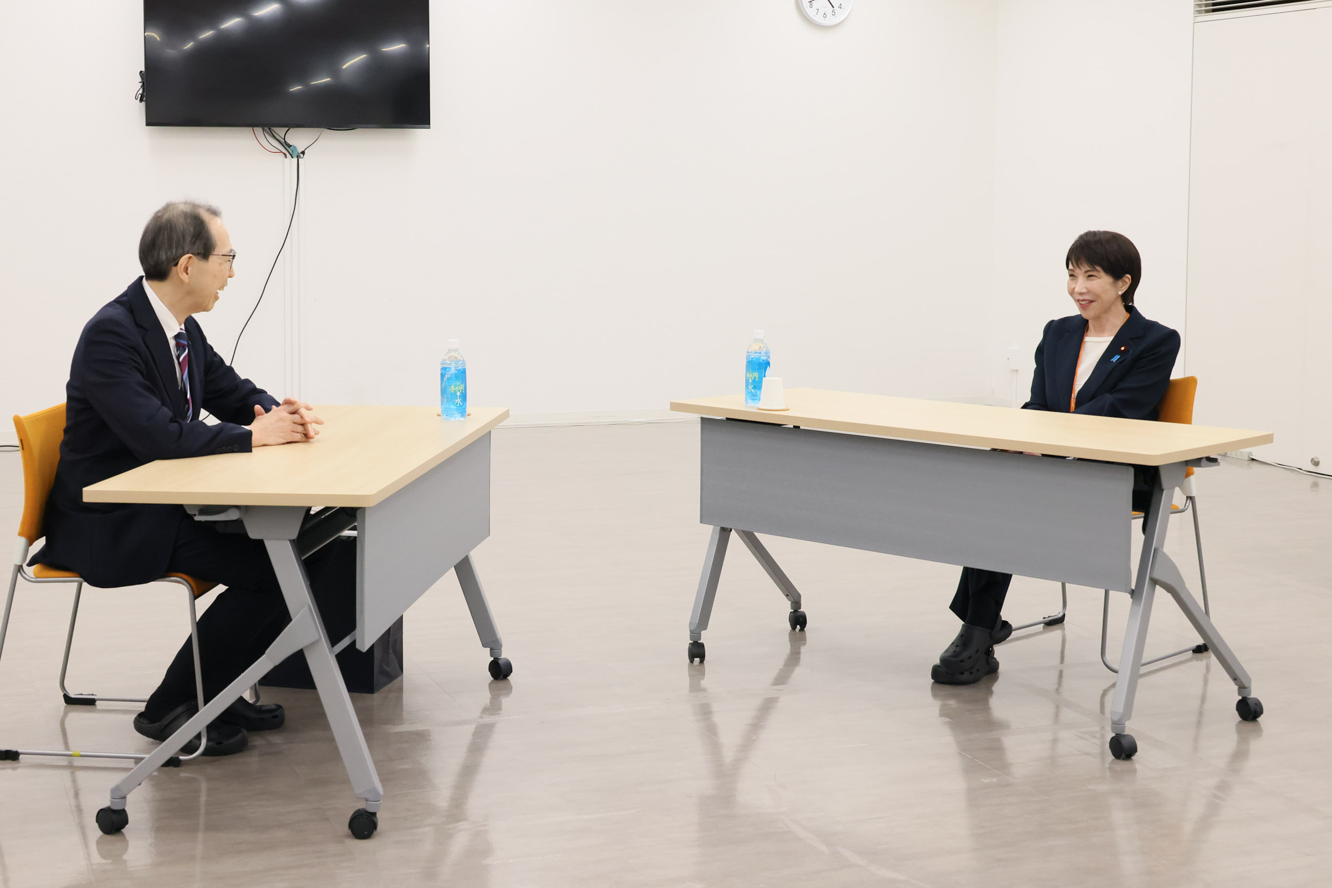 高市首相与内堀福岛县知事举行会见3