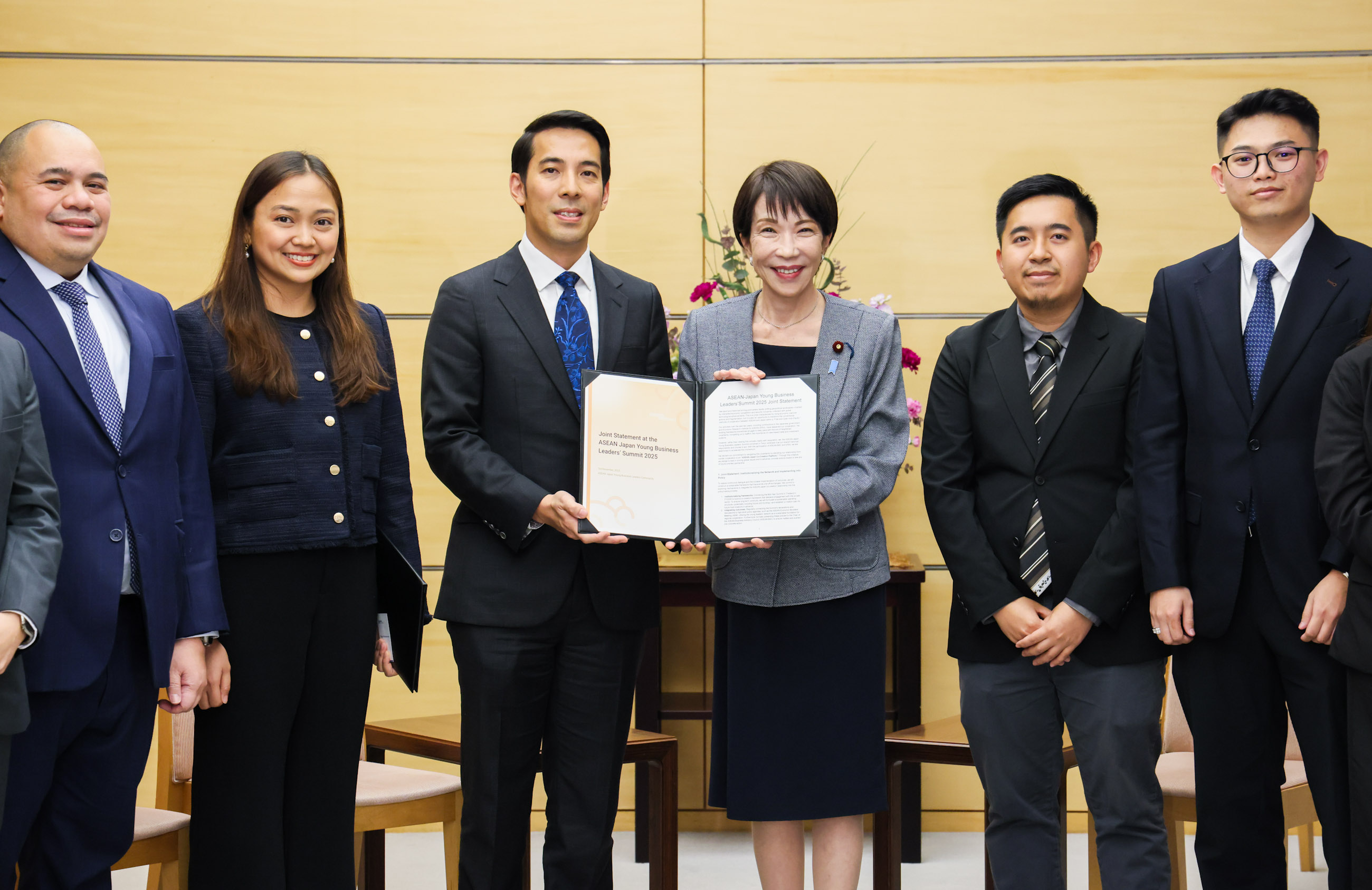 高市首相接受建议书4