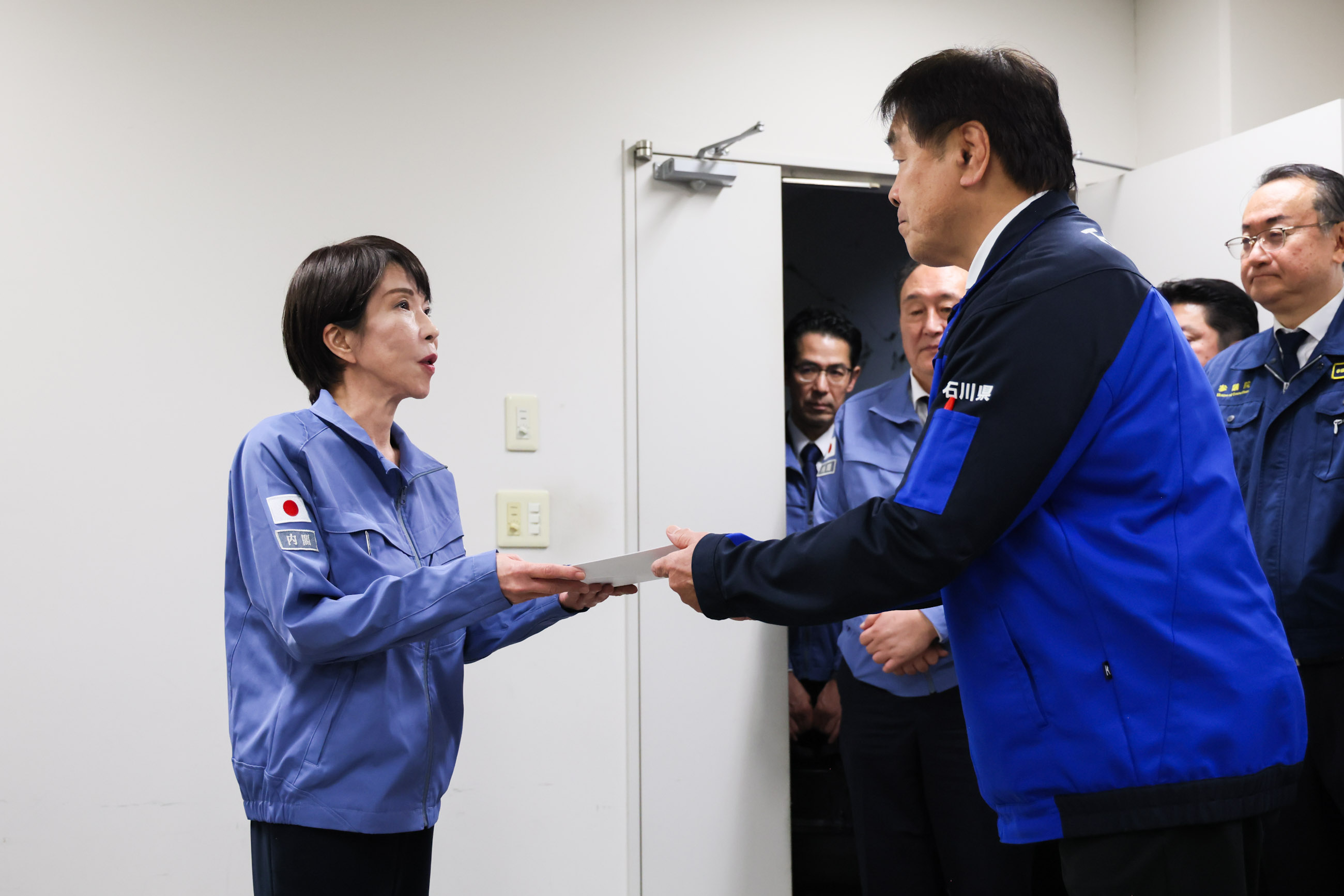 高市首相接受请愿书1