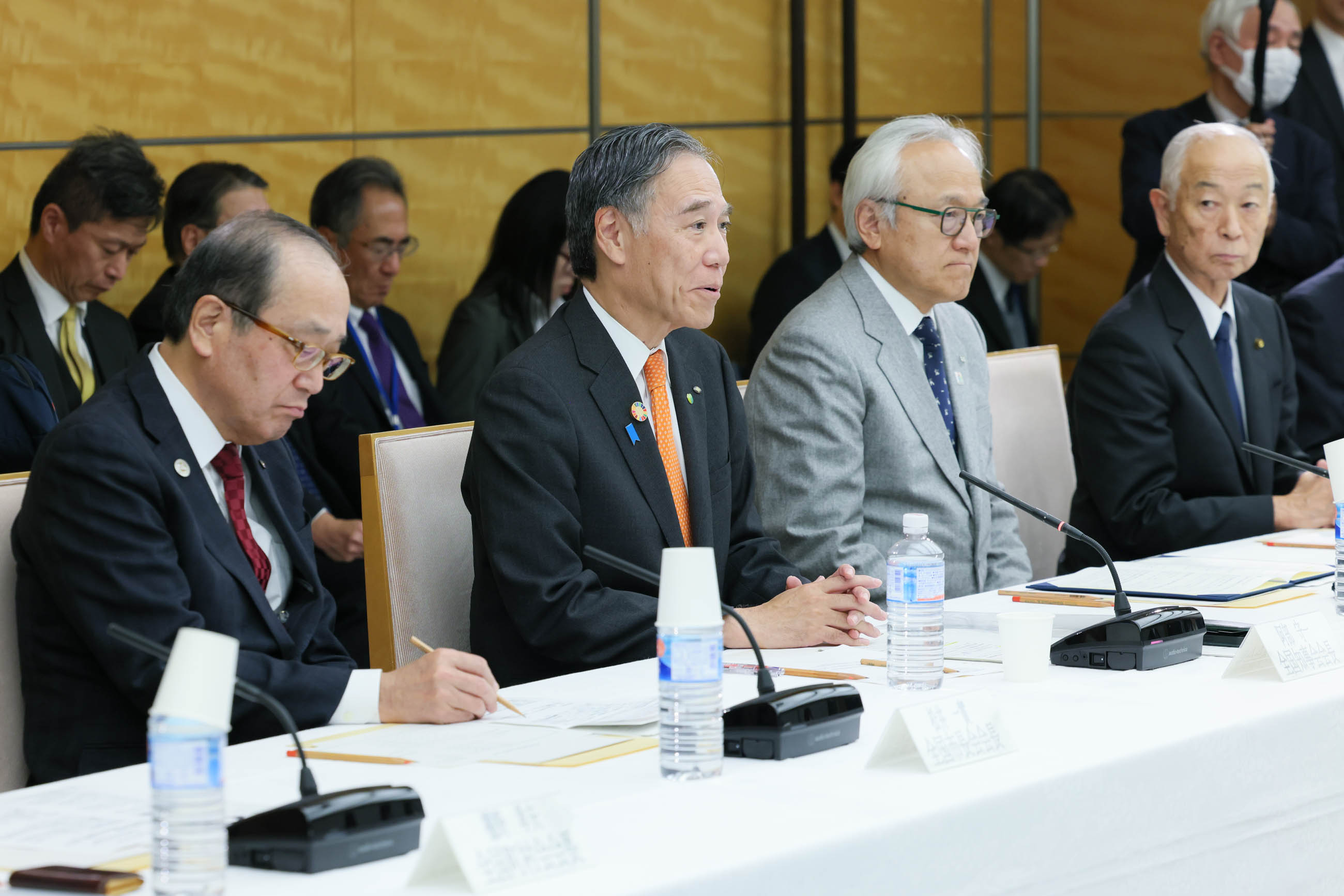 中央与地方磋商会议的现场1