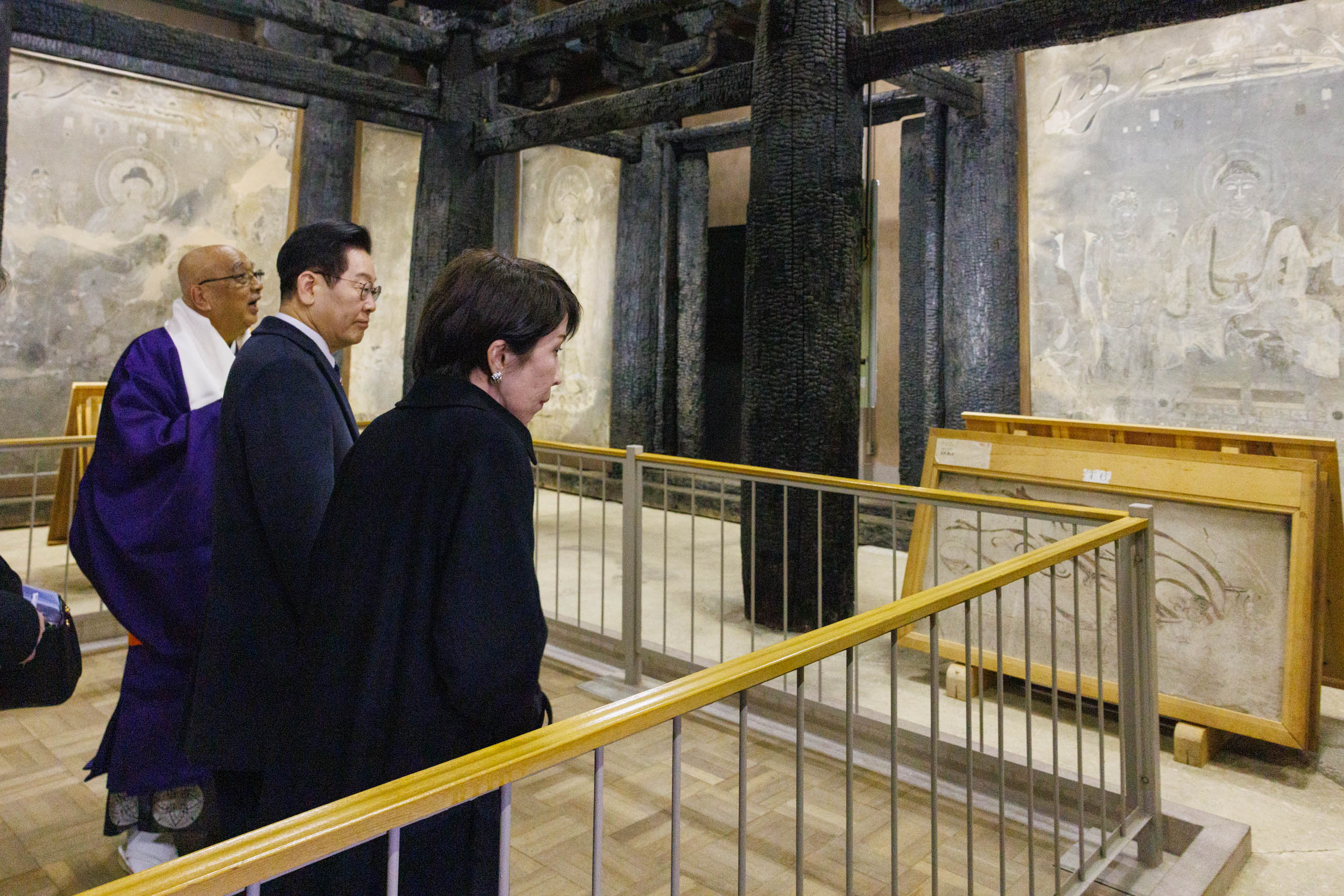 两位首脑参观法隆寺14