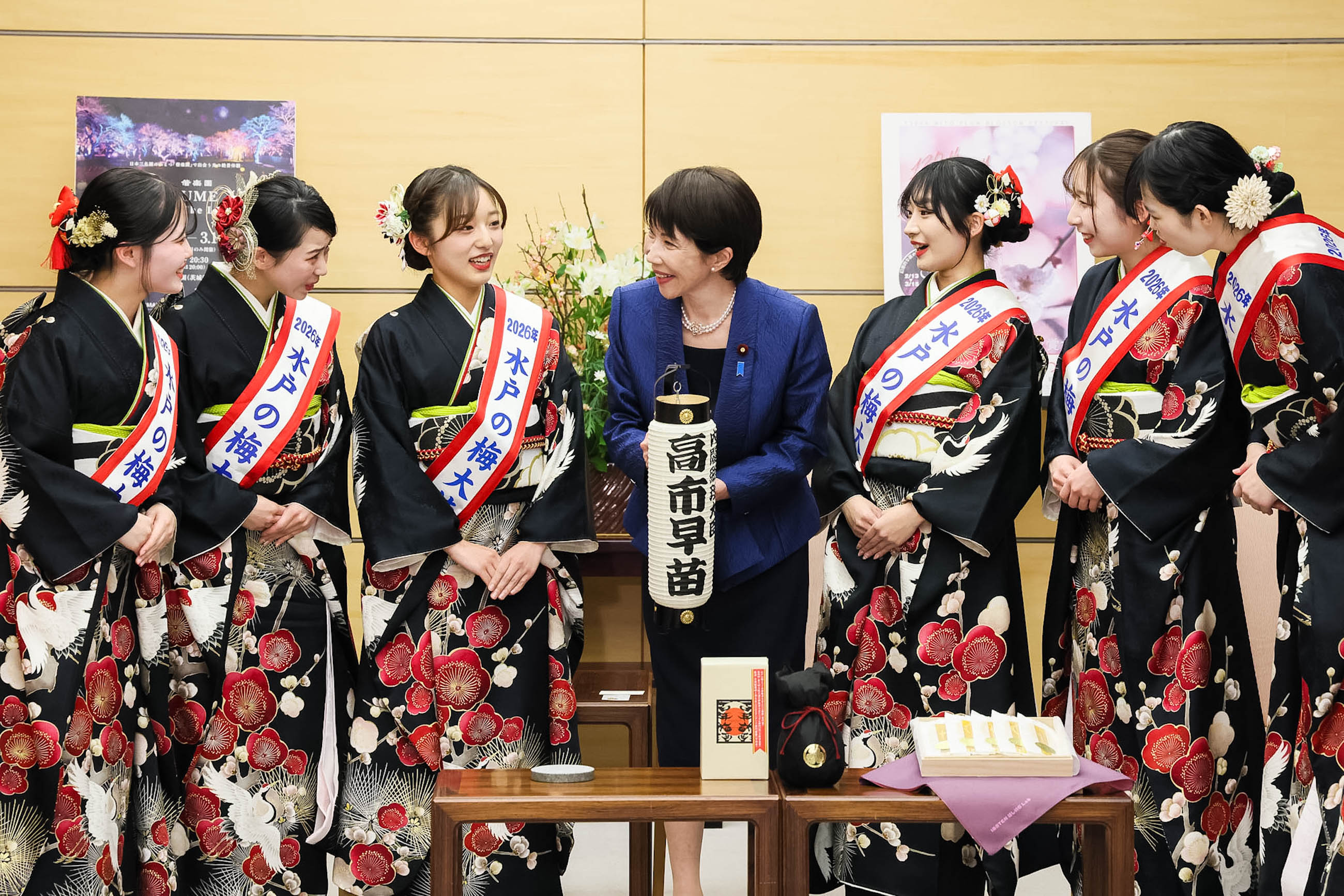 高市首相接受拜会3