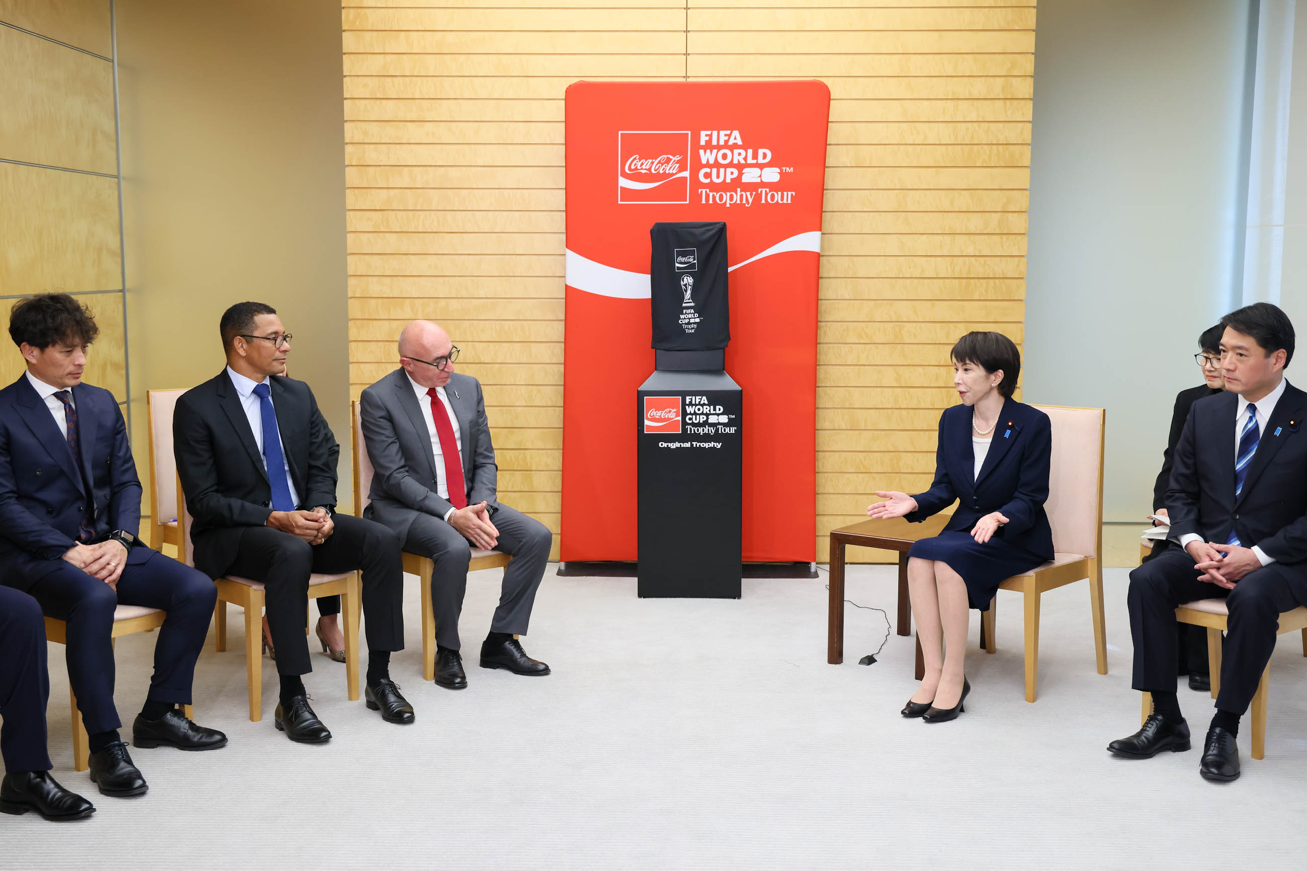 高市首相接受拜会3