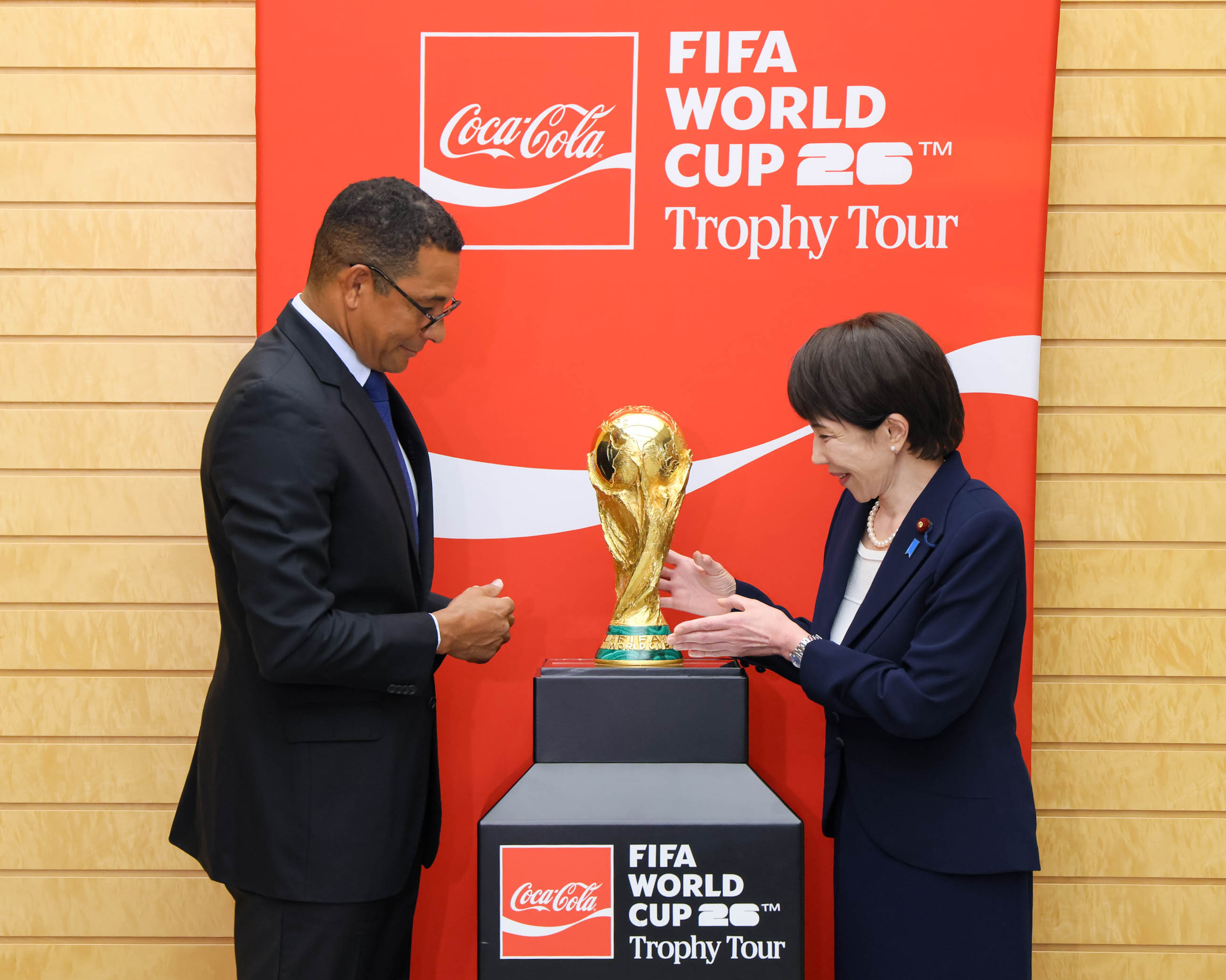 高市首相接受拜会5