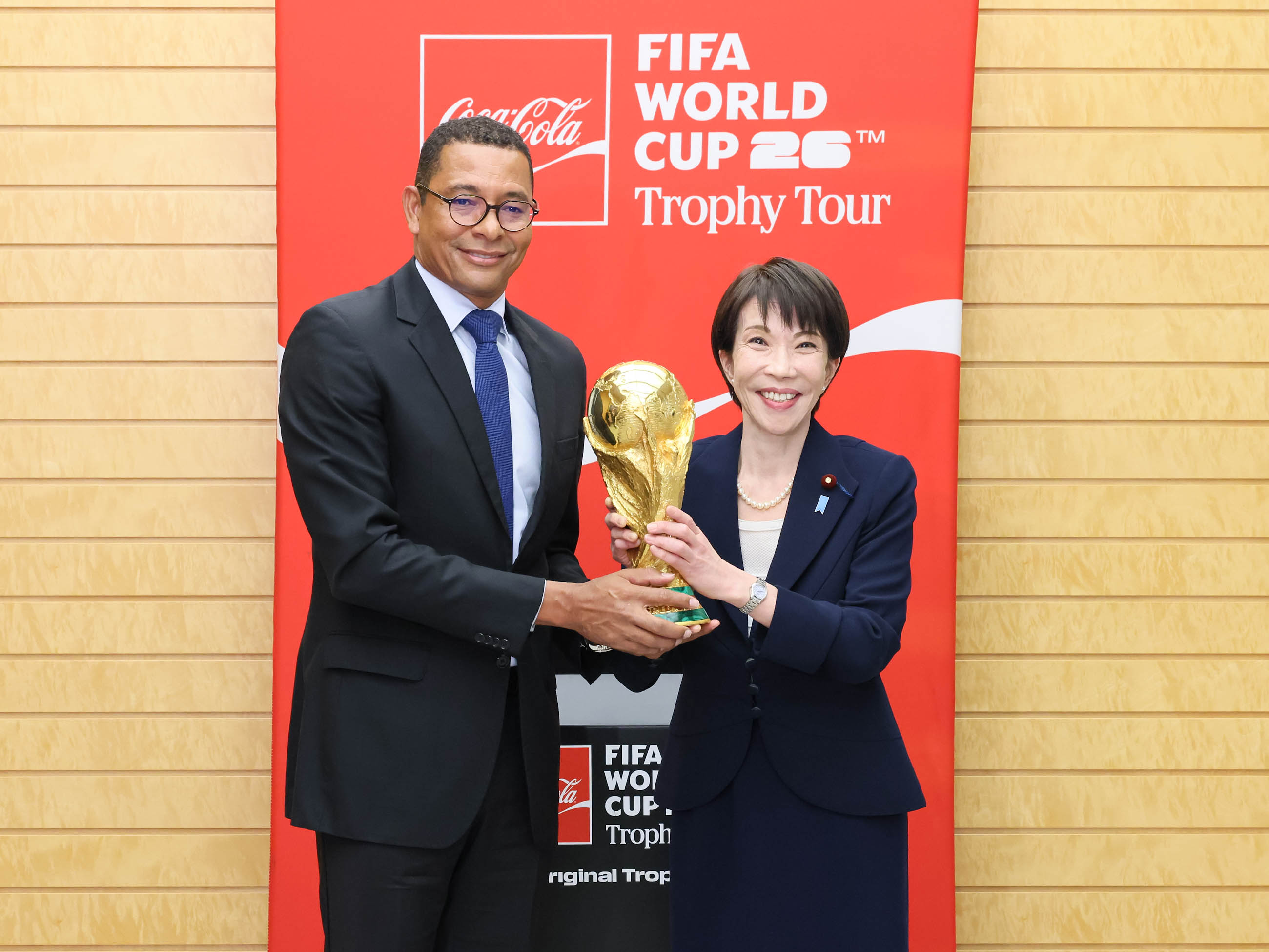 高市首相接受拜会6