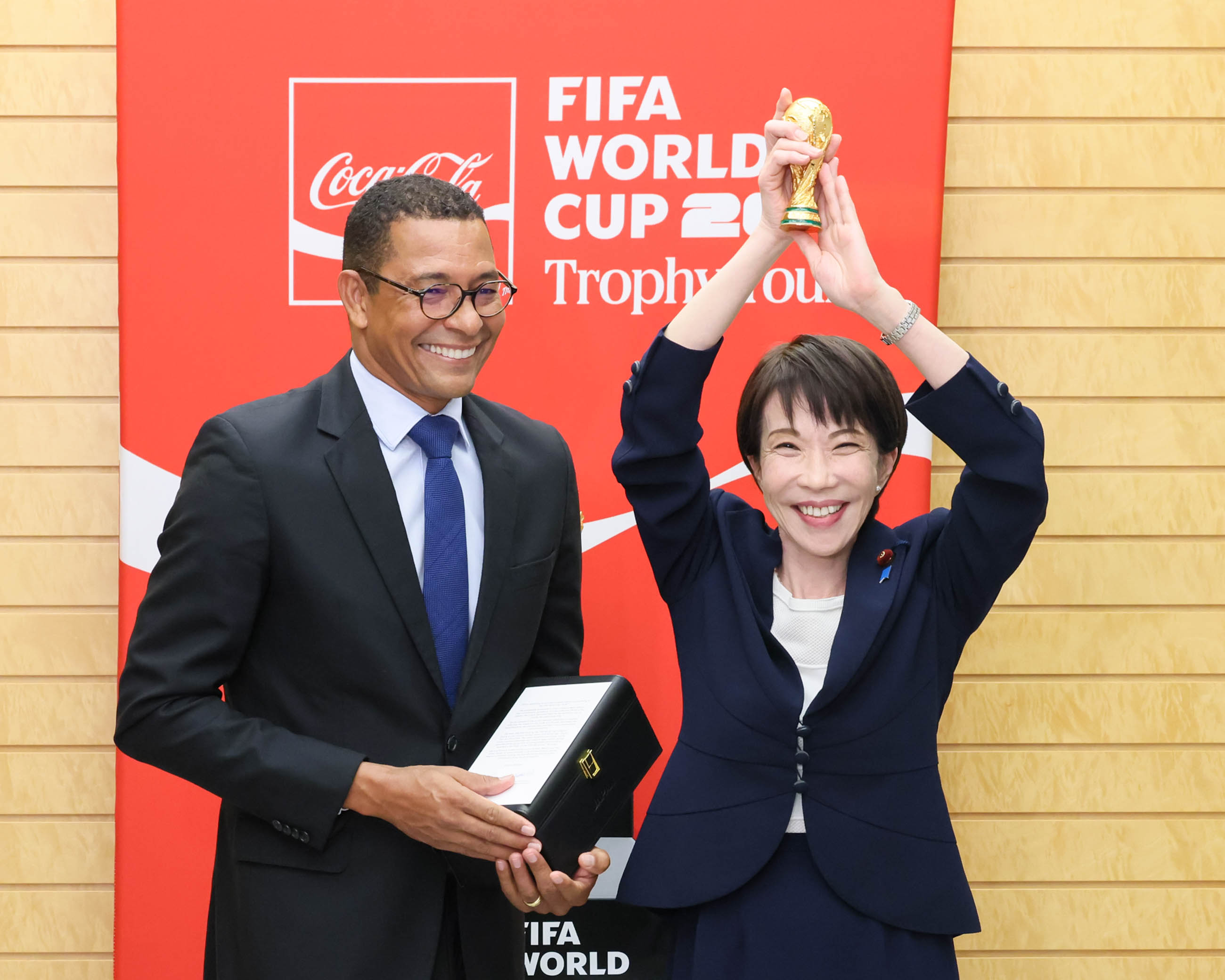 高市首相接受拜会7