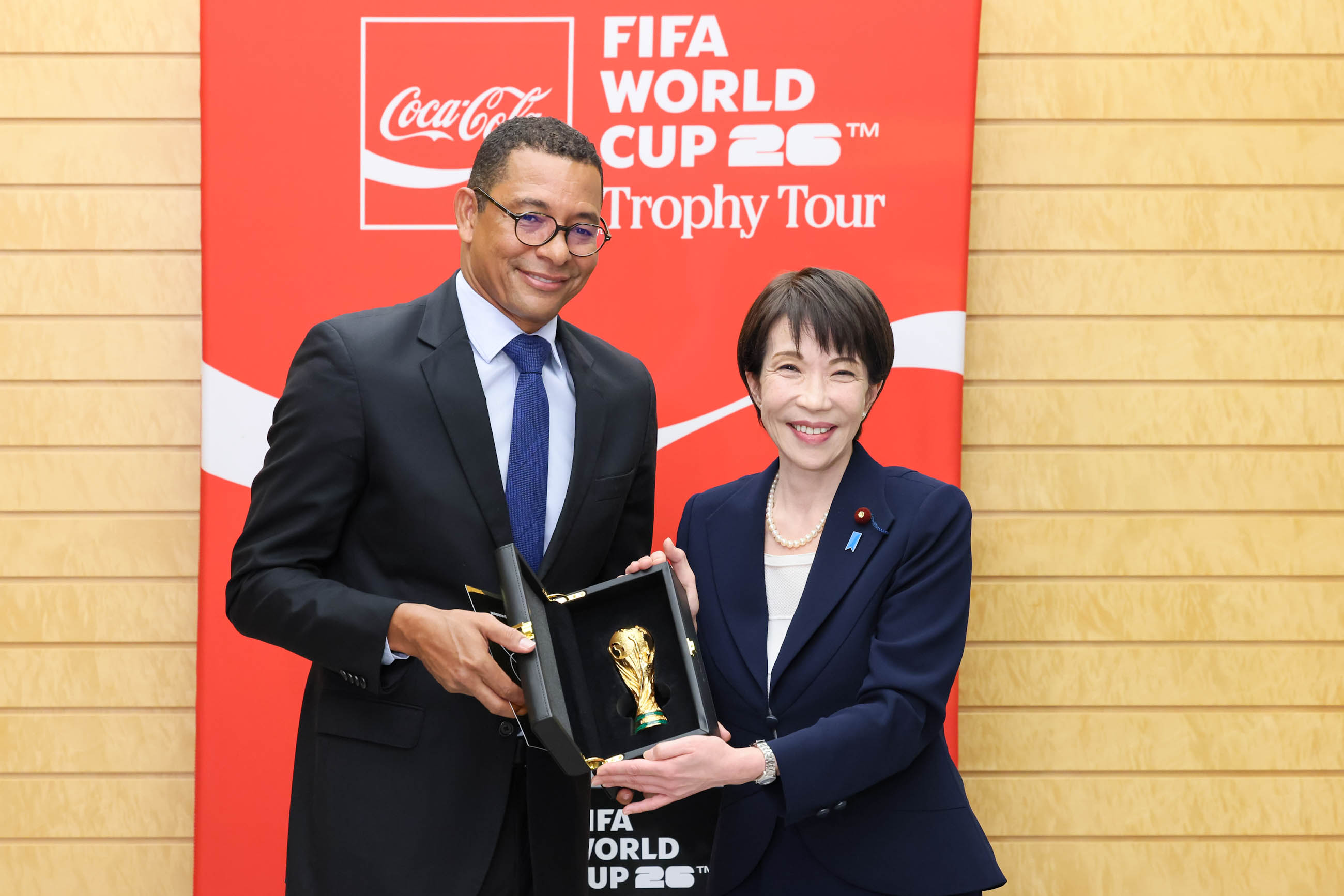 高市首相接受拜会8