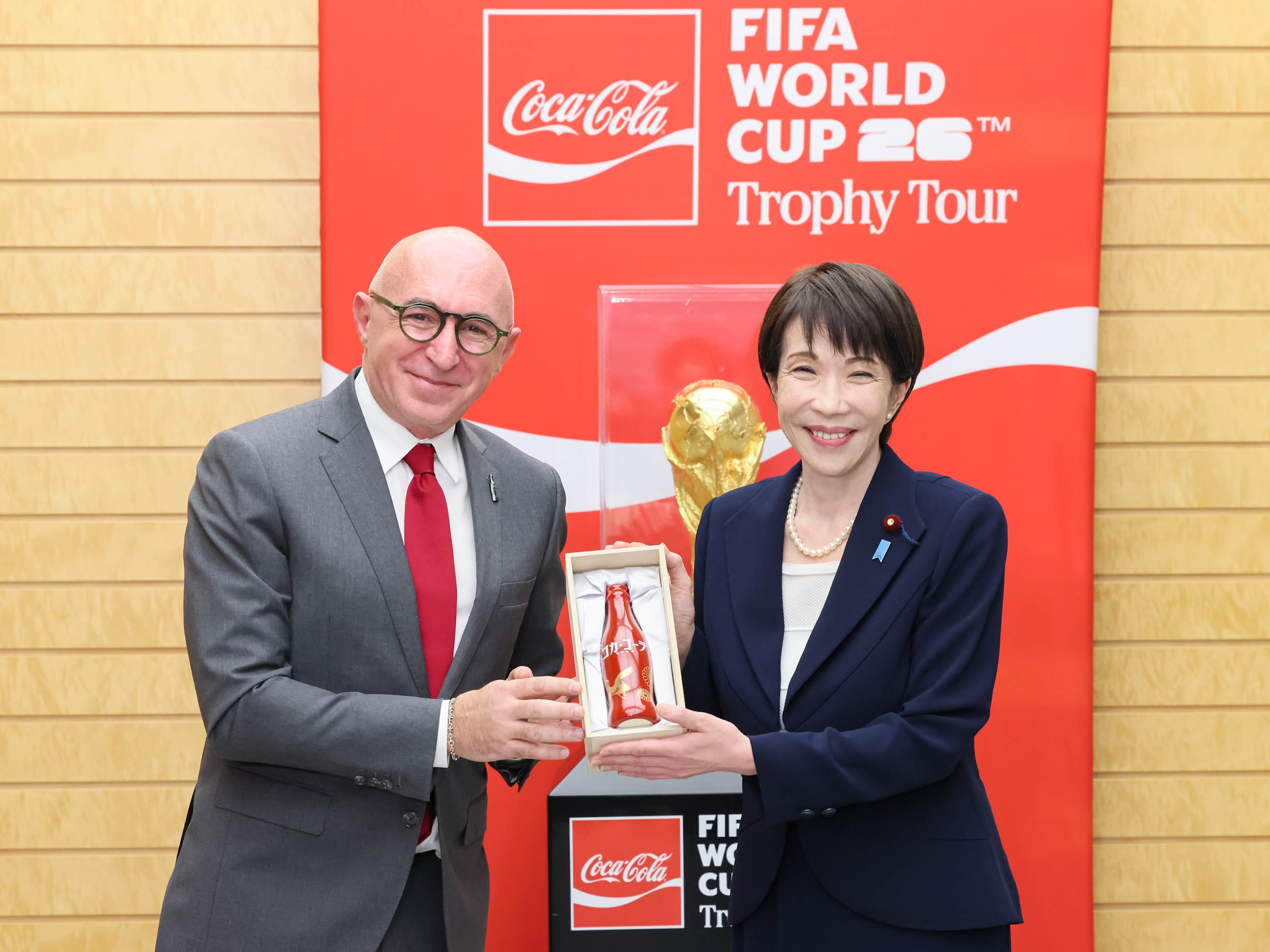 高市首相接受拜会9