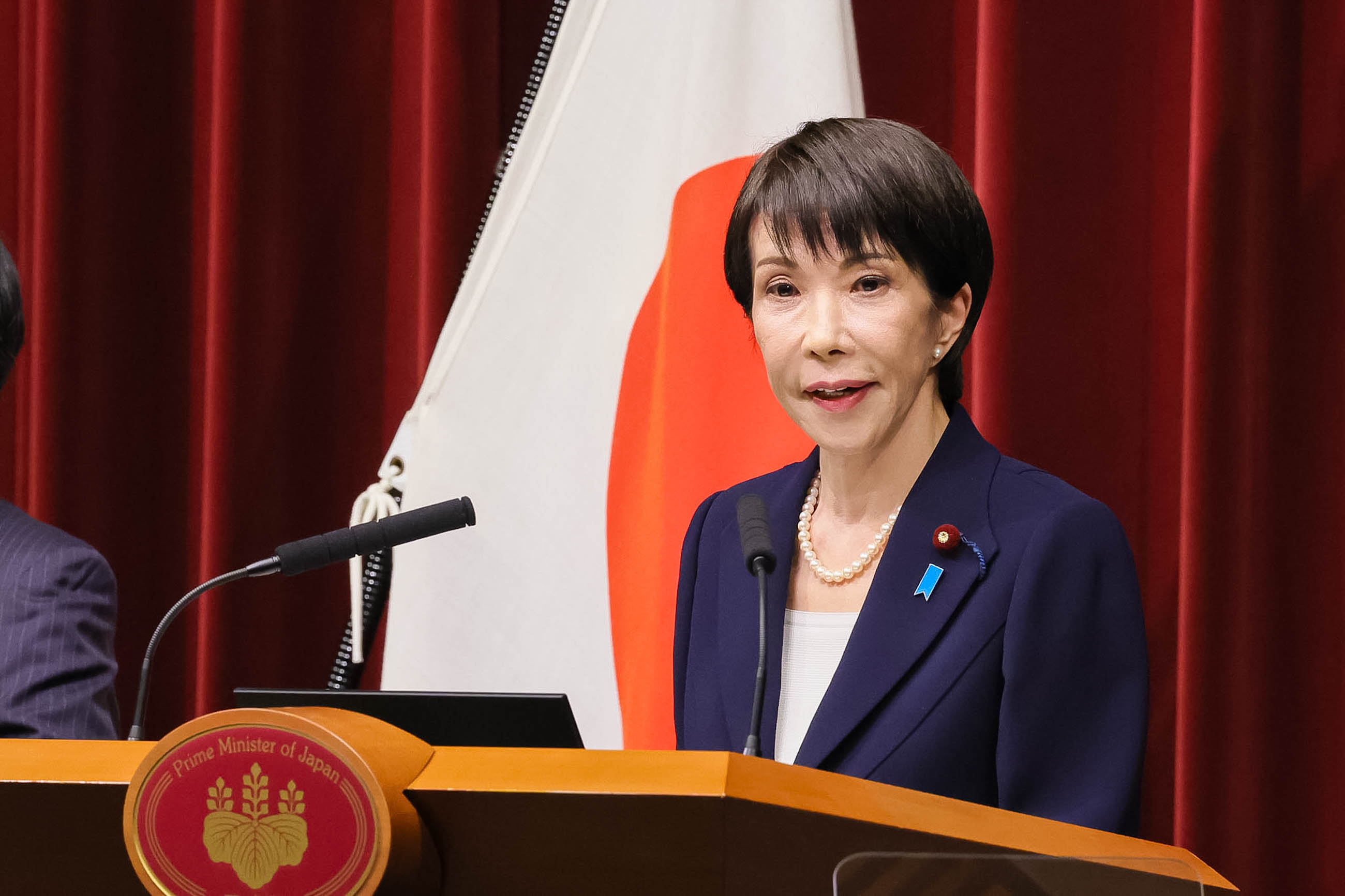 高市首相举行记者招待会12