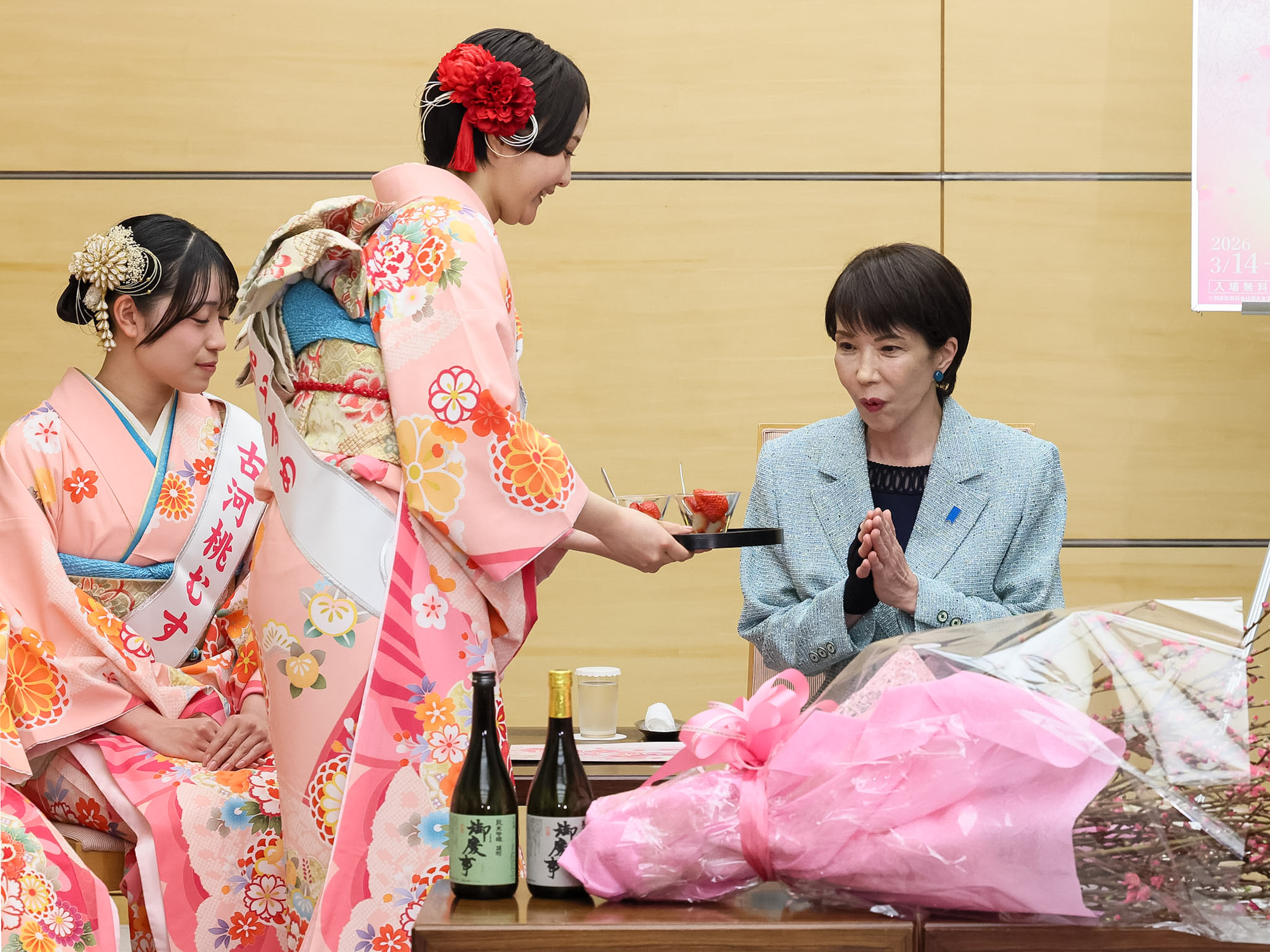 高市首相接受拜会5